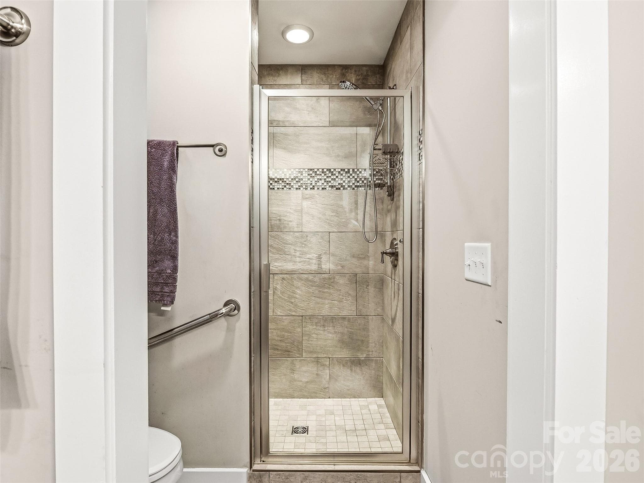 Primary Bath - 39 Braeburn Way, Flat Rock