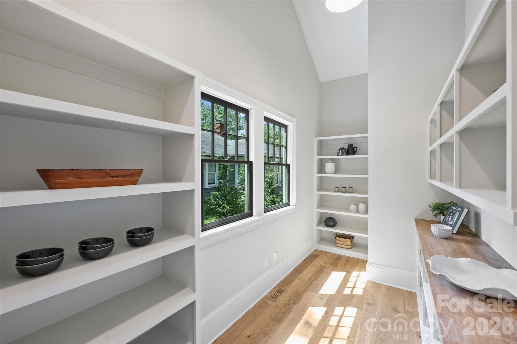 Single Family Residence at 509 E Tremont Avenue, Charlotte, photo 19 of 48