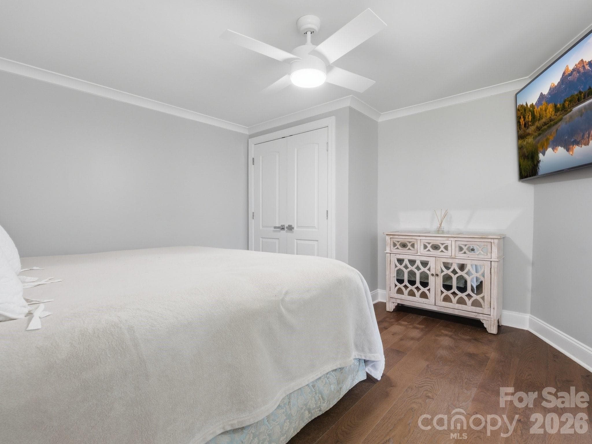 Basement Bedroom - Charlotte
