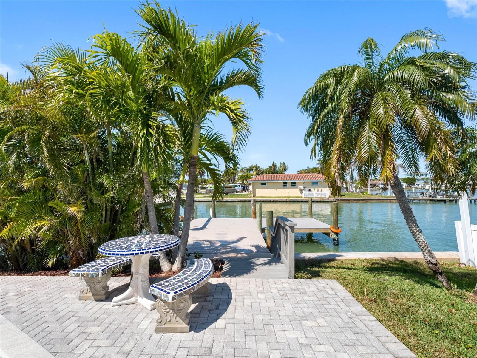 Single Family Residence at 562 JOHNS PASS AVE, MADEIRA BEACH, photo 18 of 89
