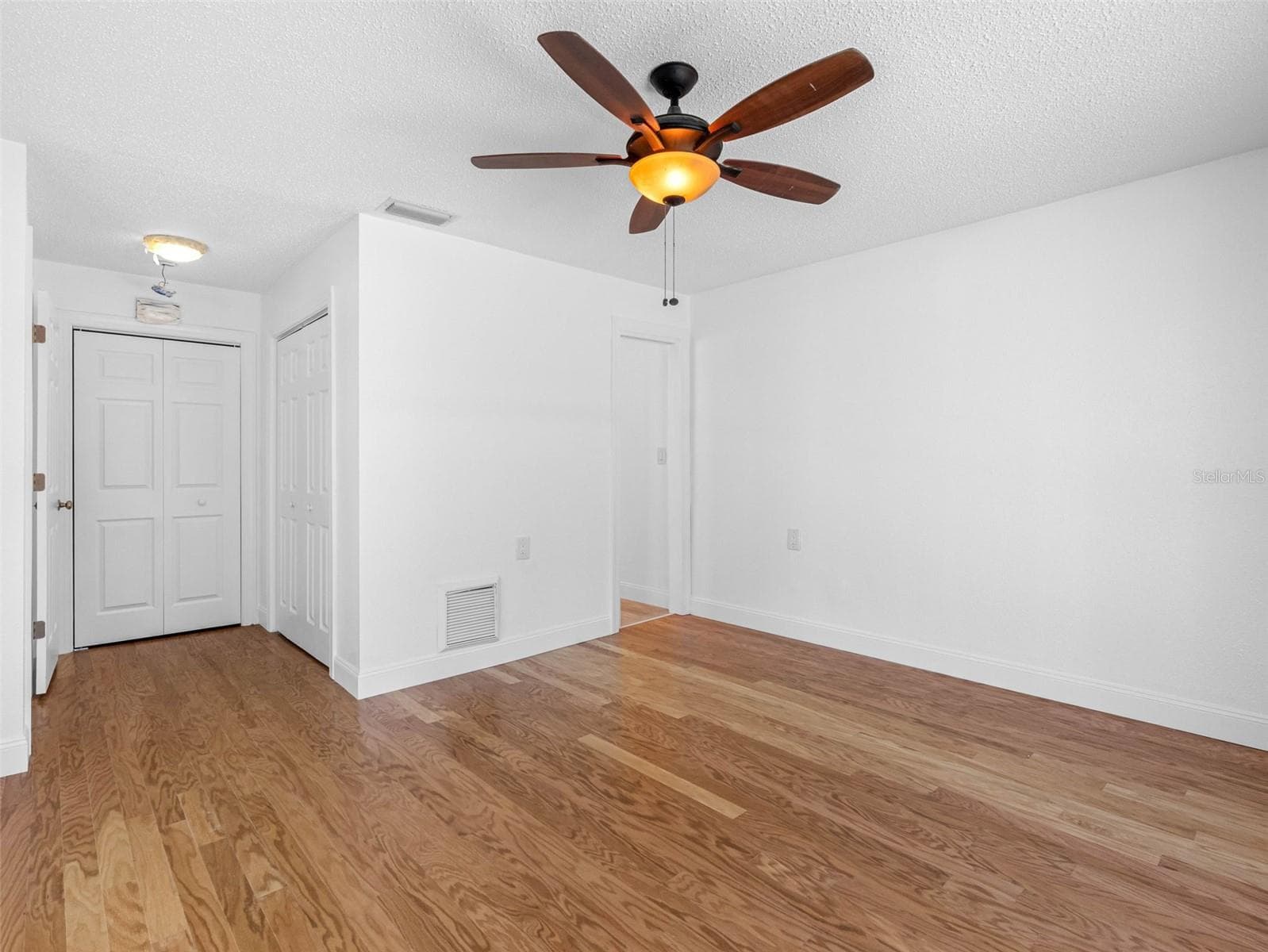 Single Family Residence at 562 JOHNS PASS AVE, MADEIRA BEACH, photo 41 of 89