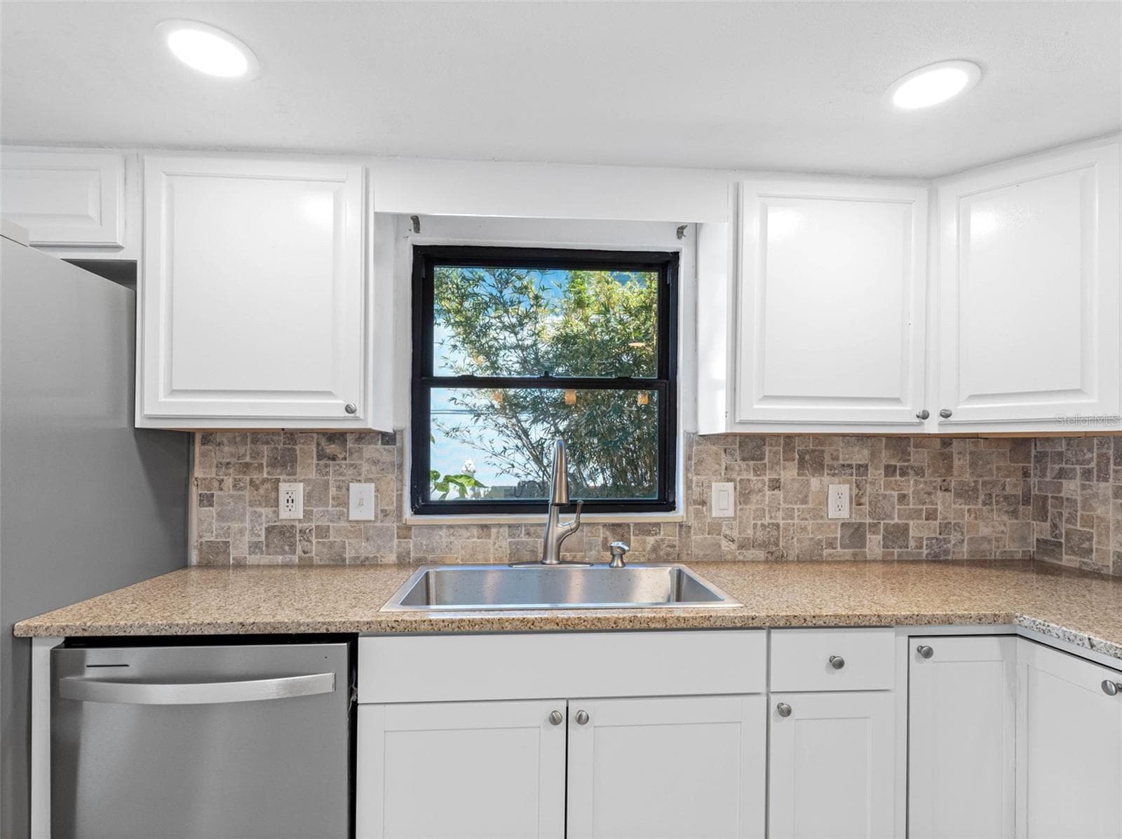 Single Family Residence at 562 JOHNS PASS AVE, MADEIRA BEACH, photo 65 of 89