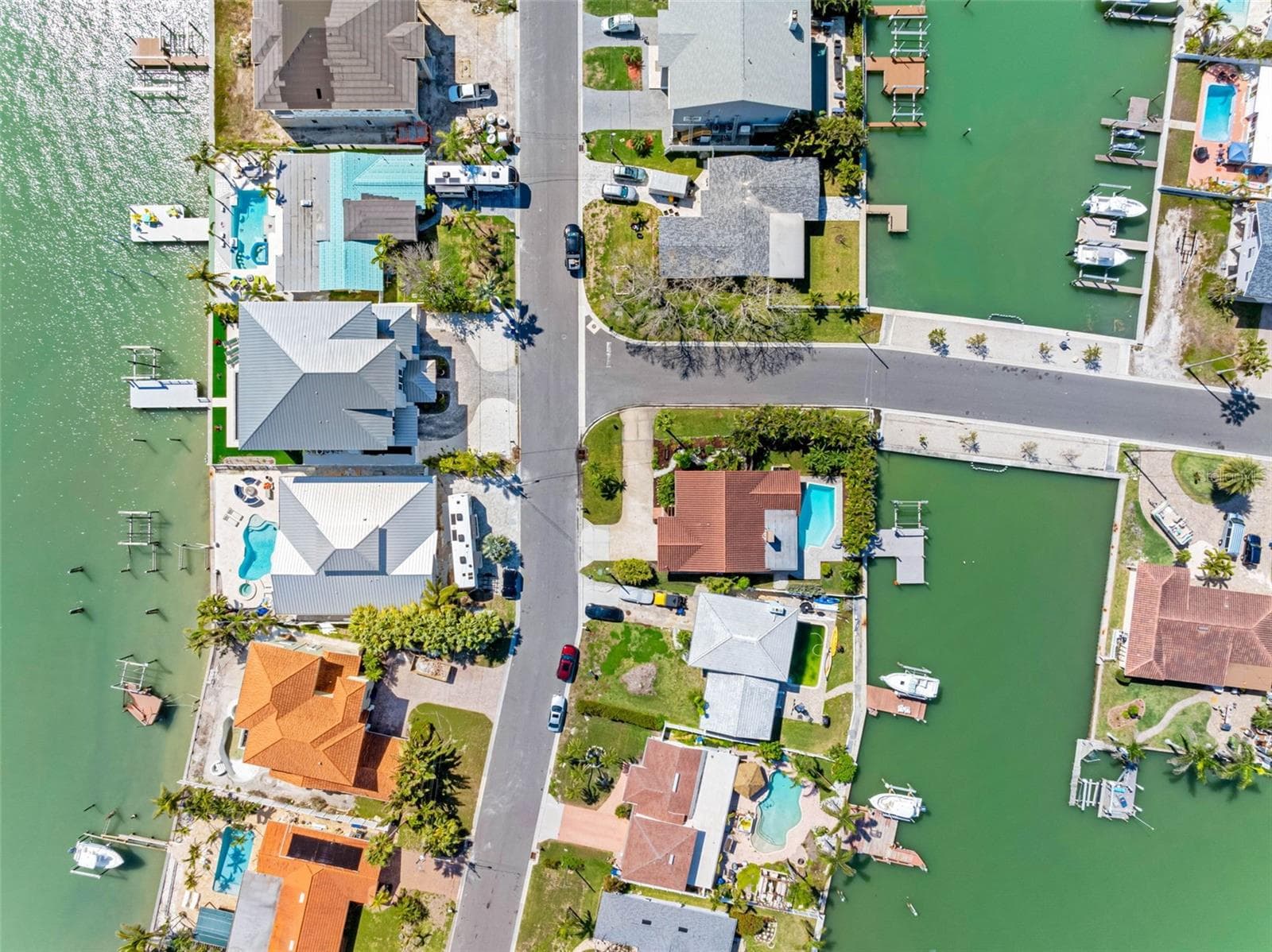 Single Family Residence at 562 JOHNS PASS AVE, MADEIRA BEACH, photo 86 of 89