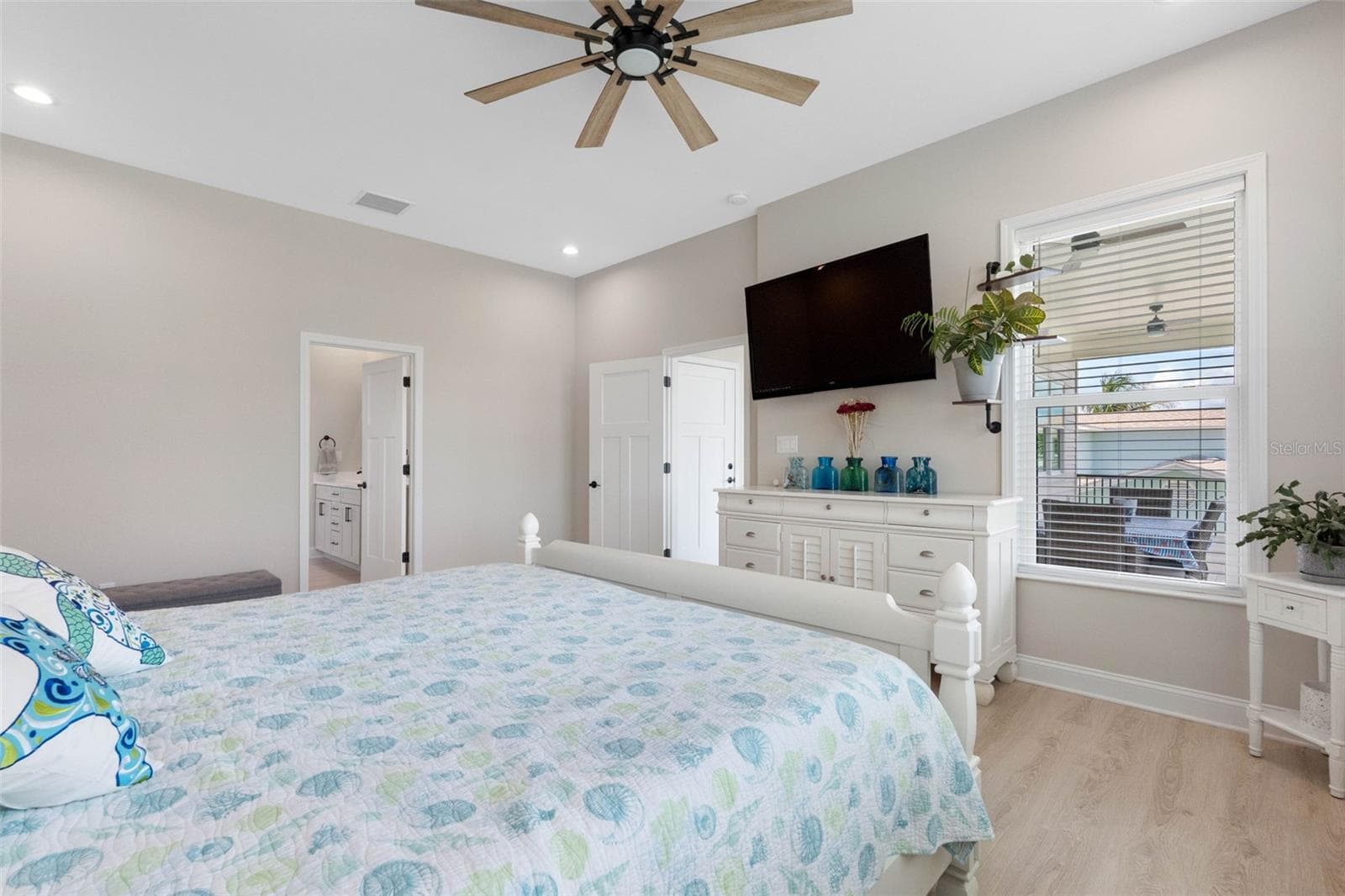 Single Family Residence at 16025 REDINGTON DR, REDINGTON BEACH, photo 22 of 68