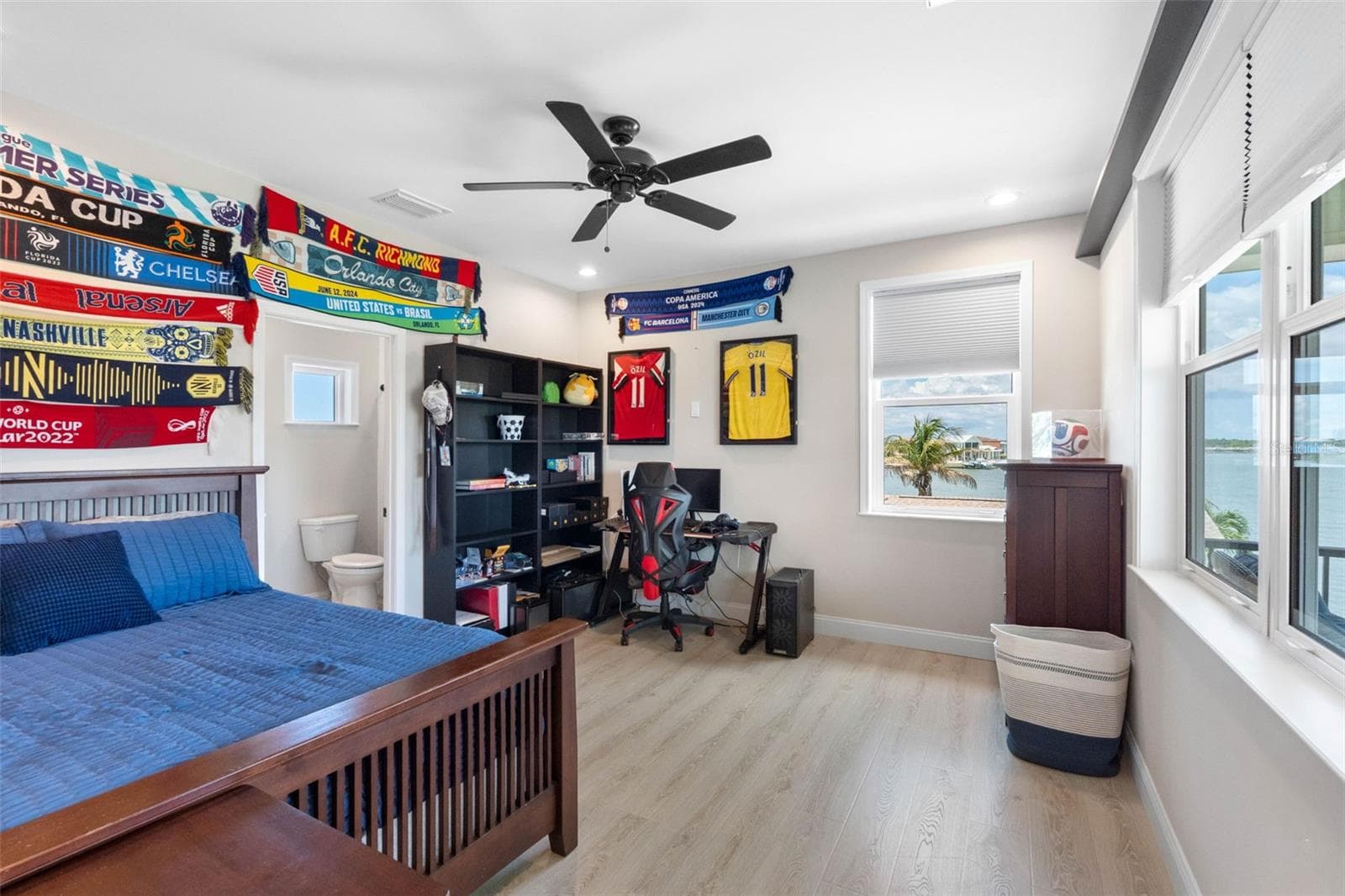 Single Family Residence at 16025 REDINGTON DR, REDINGTON BEACH, photo 39 of 68