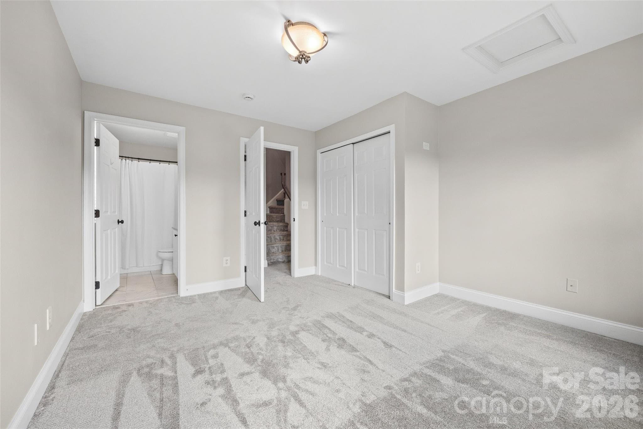 Secondary bedroom with en-suite bathroom - 117 Turkey Hunt Court, Marvin