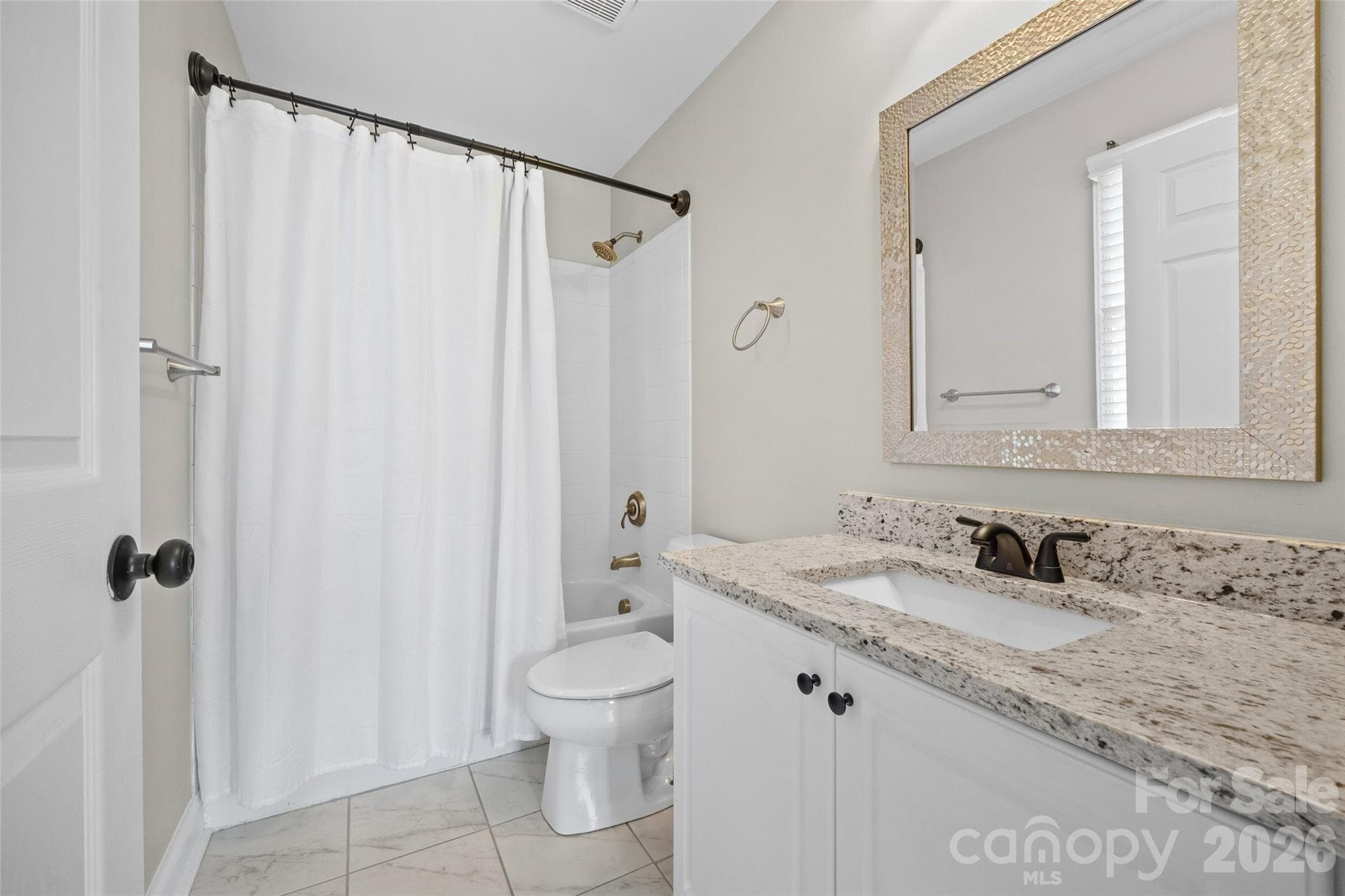 Ensuite bathroom - 117 Turkey Hunt Court, Marvin