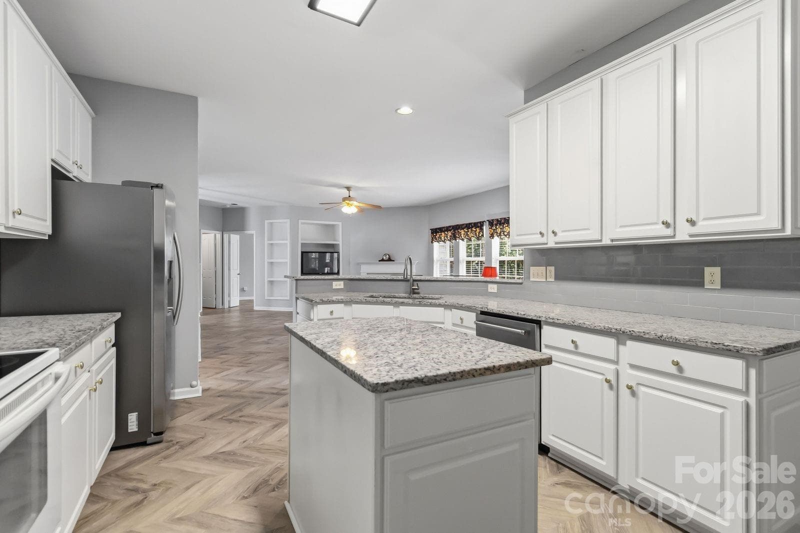 Single Family Residence at 10606 Augustine Hill Lane, Charlotte, photo 11 of 48