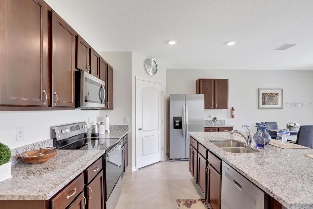 Kitchen2 - 937 CATTLEMAN ST, WINTER HAVEN