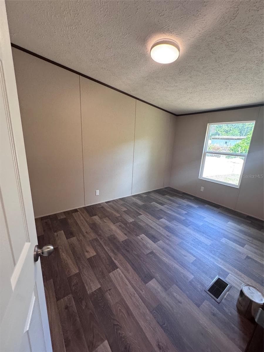 Manufactured Home at 11801 NW 20TH ST, OCALA, photo 4 of 13