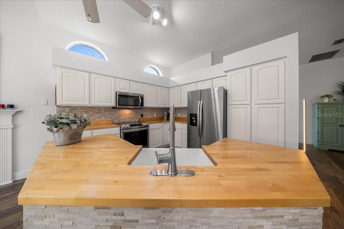 Natural Light & Tile Island and Backsplash - VILLAGES SUMTER, THE VILLAGES