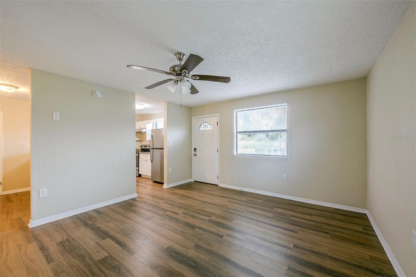 Single Family Residence at 523 CARVER BLVD, ORLANDO, photo 9 of 35