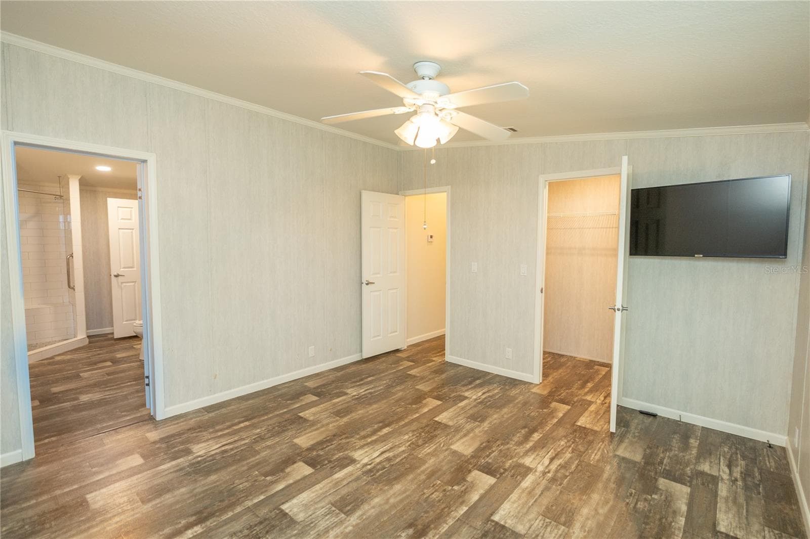Manufactured Home at 242 SKYLINE DR, LADY LAKE, photo 18 of 34