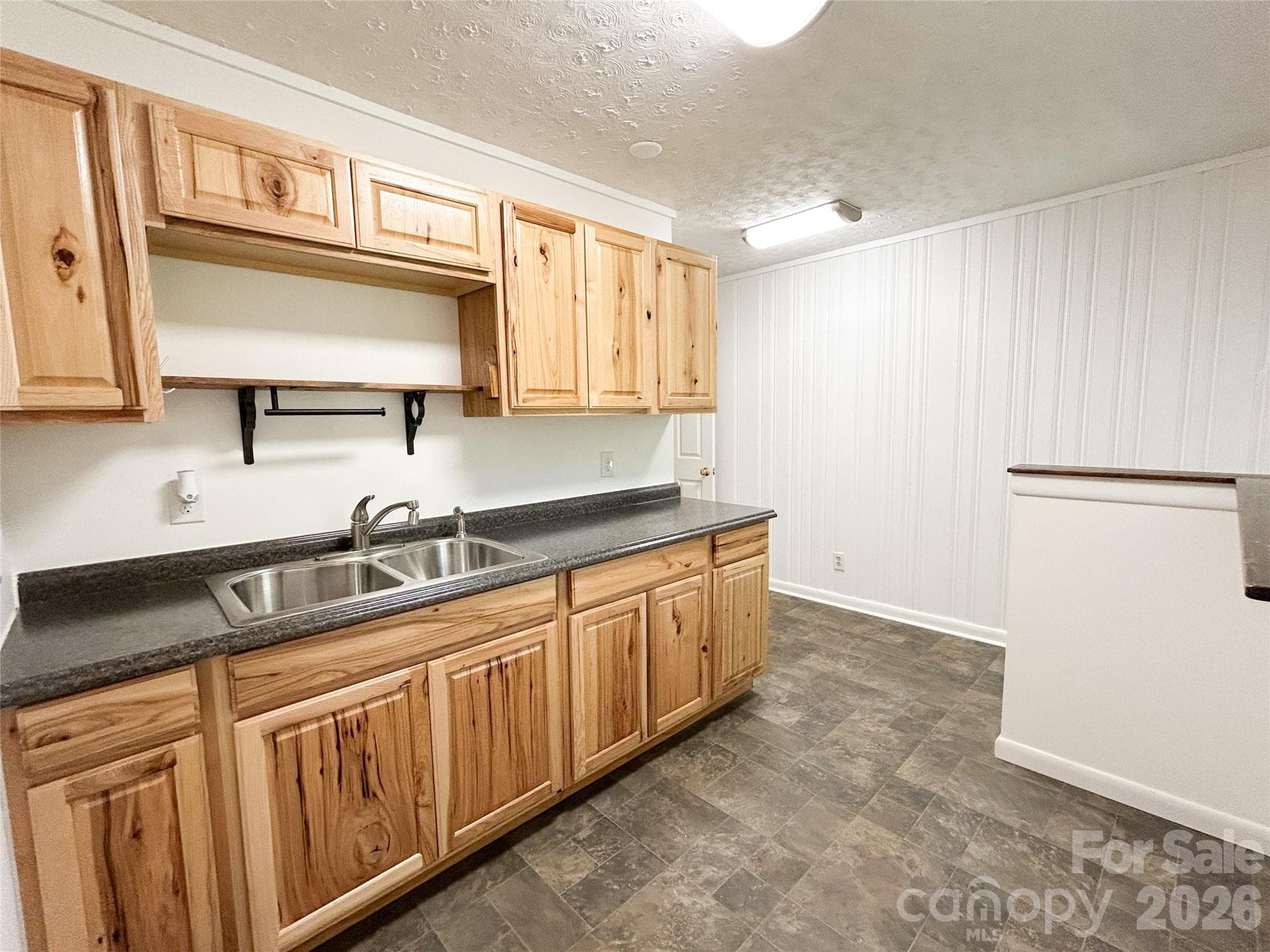 Laundry Room - Shelby