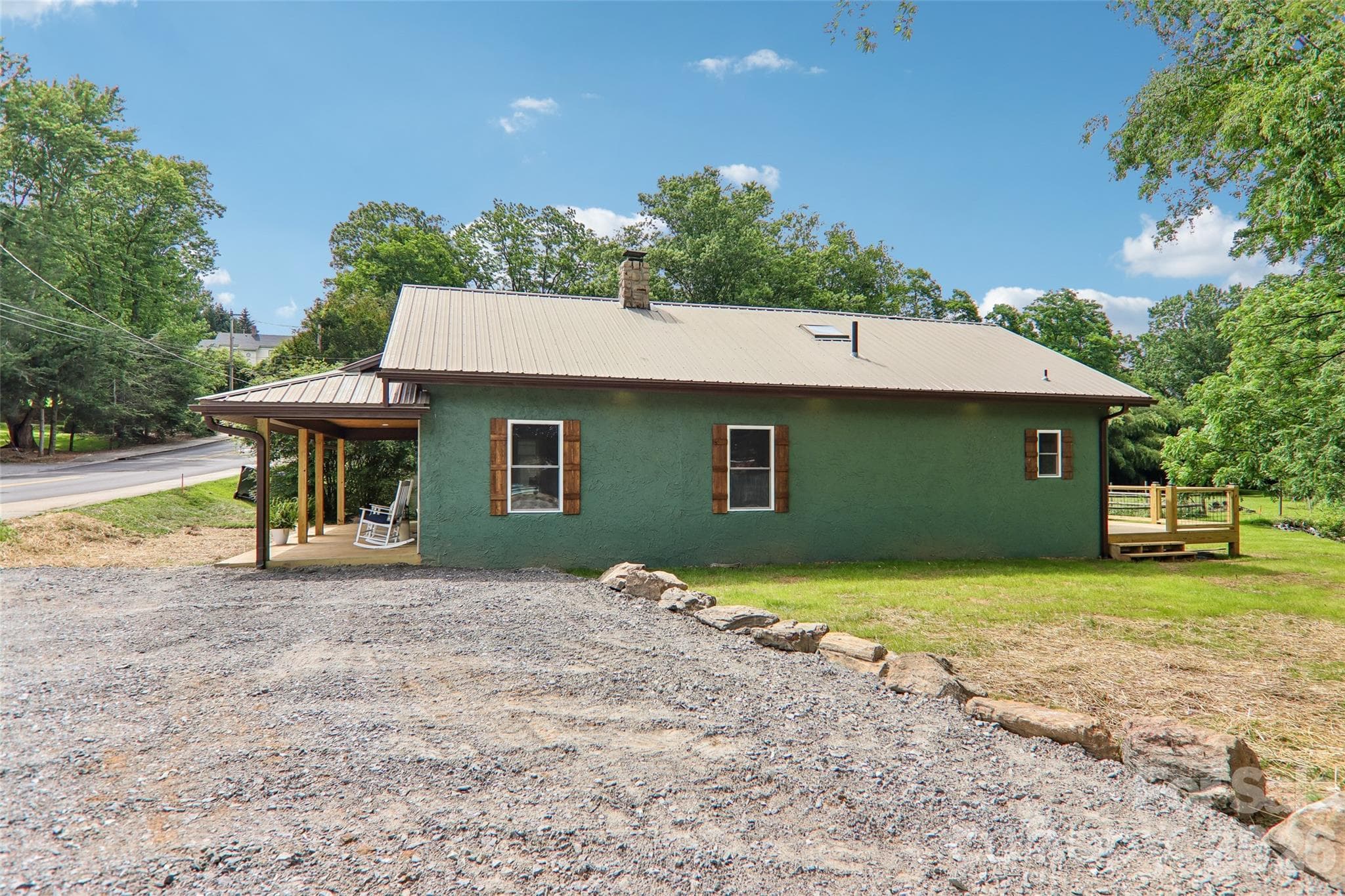 large circular driveway - Waynesville