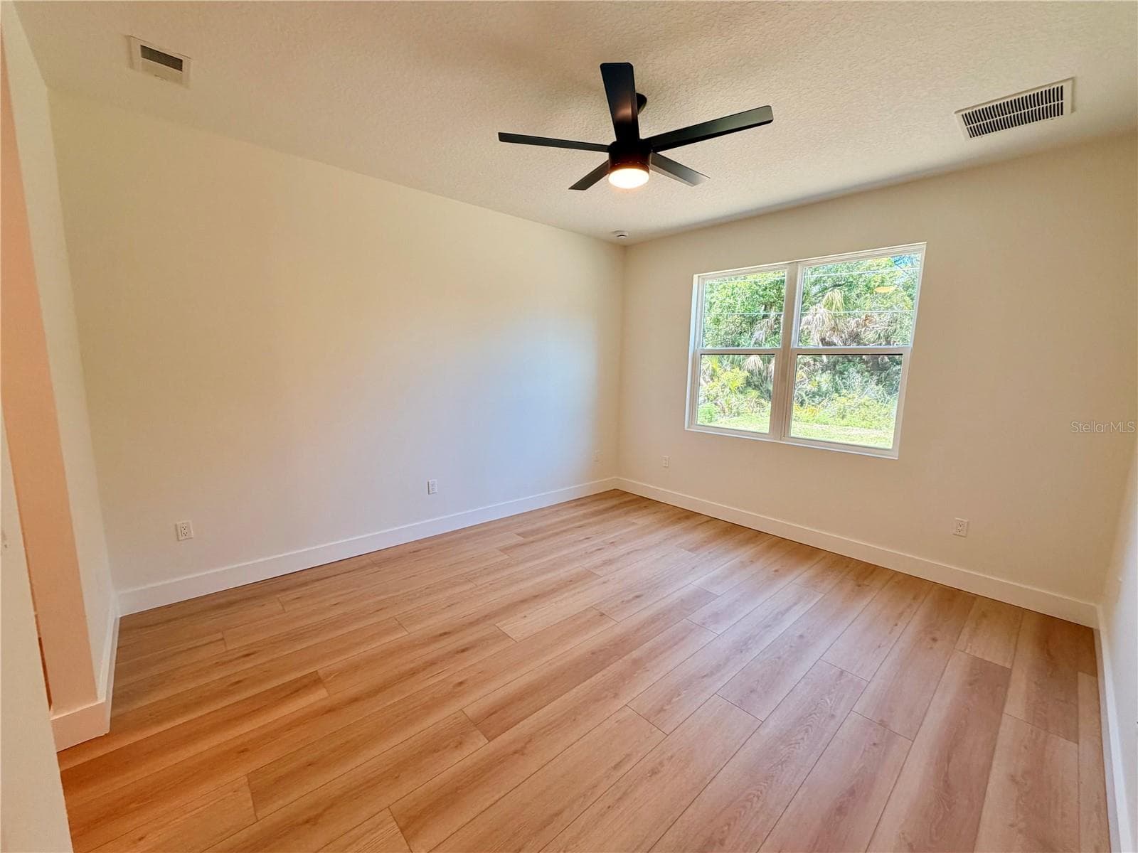 Single Family Residence at 301 EPPINGER DR, PORT CHARLOTTE, photo 28 of 60