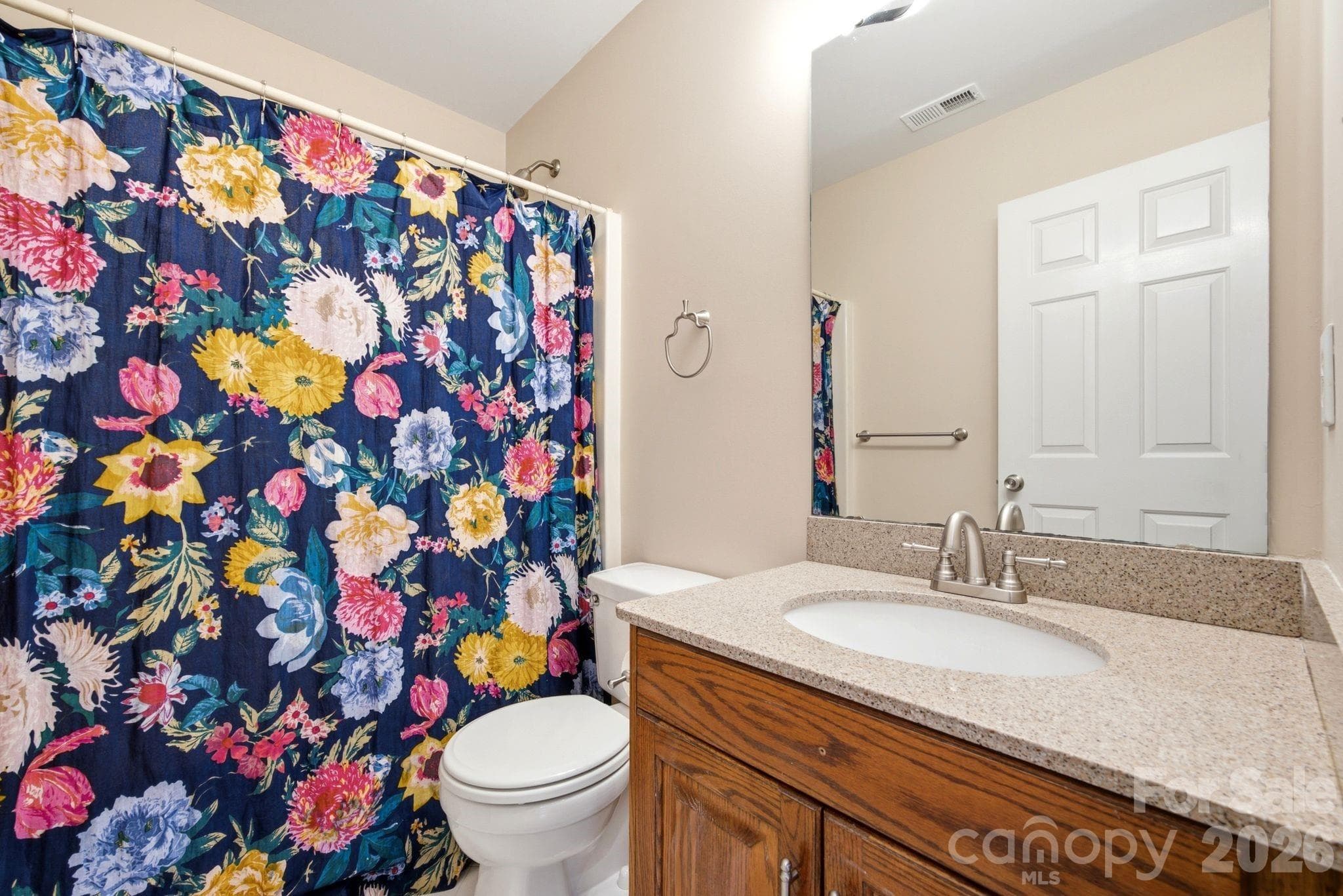 Full bathroom - 503 Wyre Forest Court, Charlotte