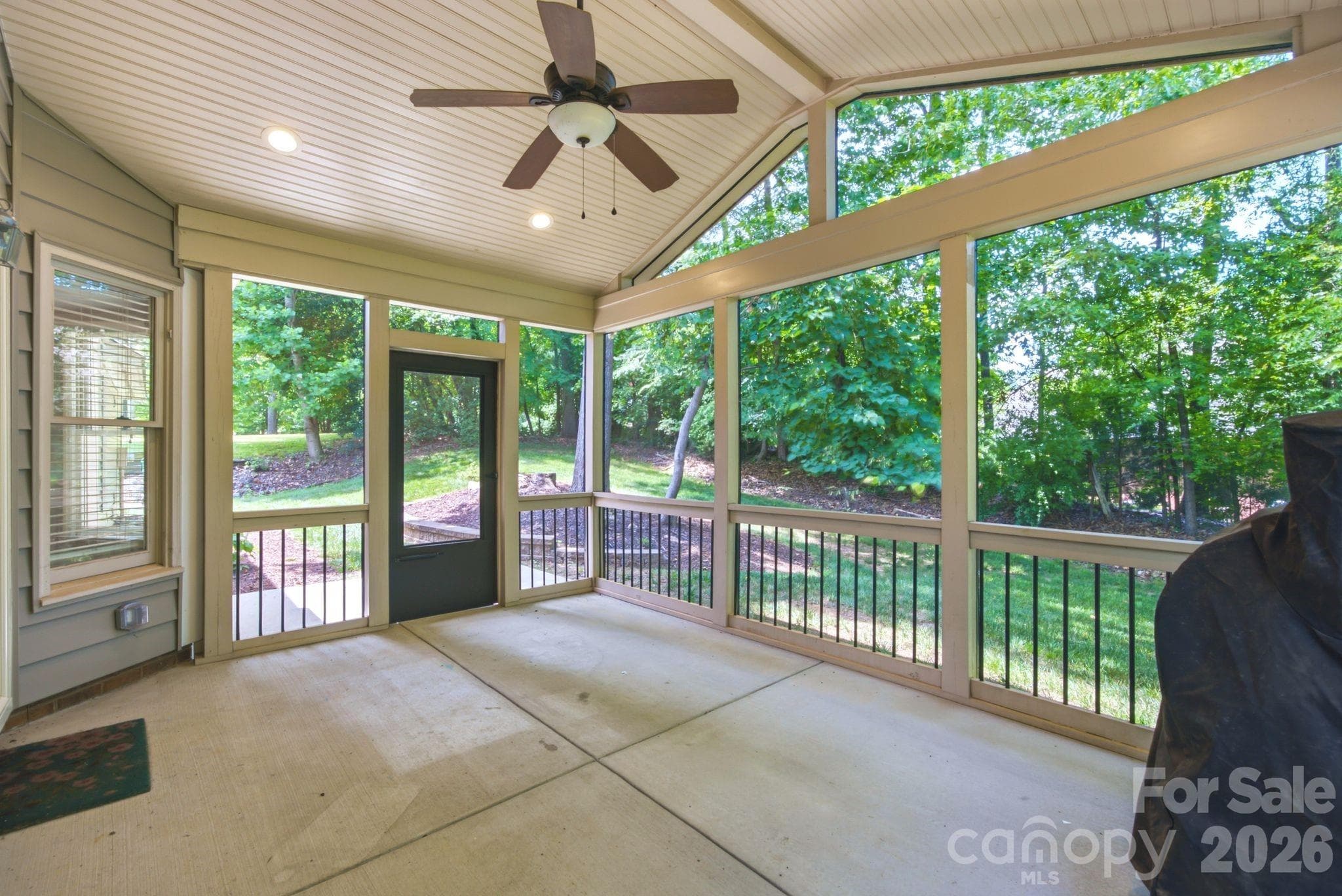 Screen Porch added in 2015 - perfect for outdoor entertaining - 503 Wyre Forest Court, Charlotte