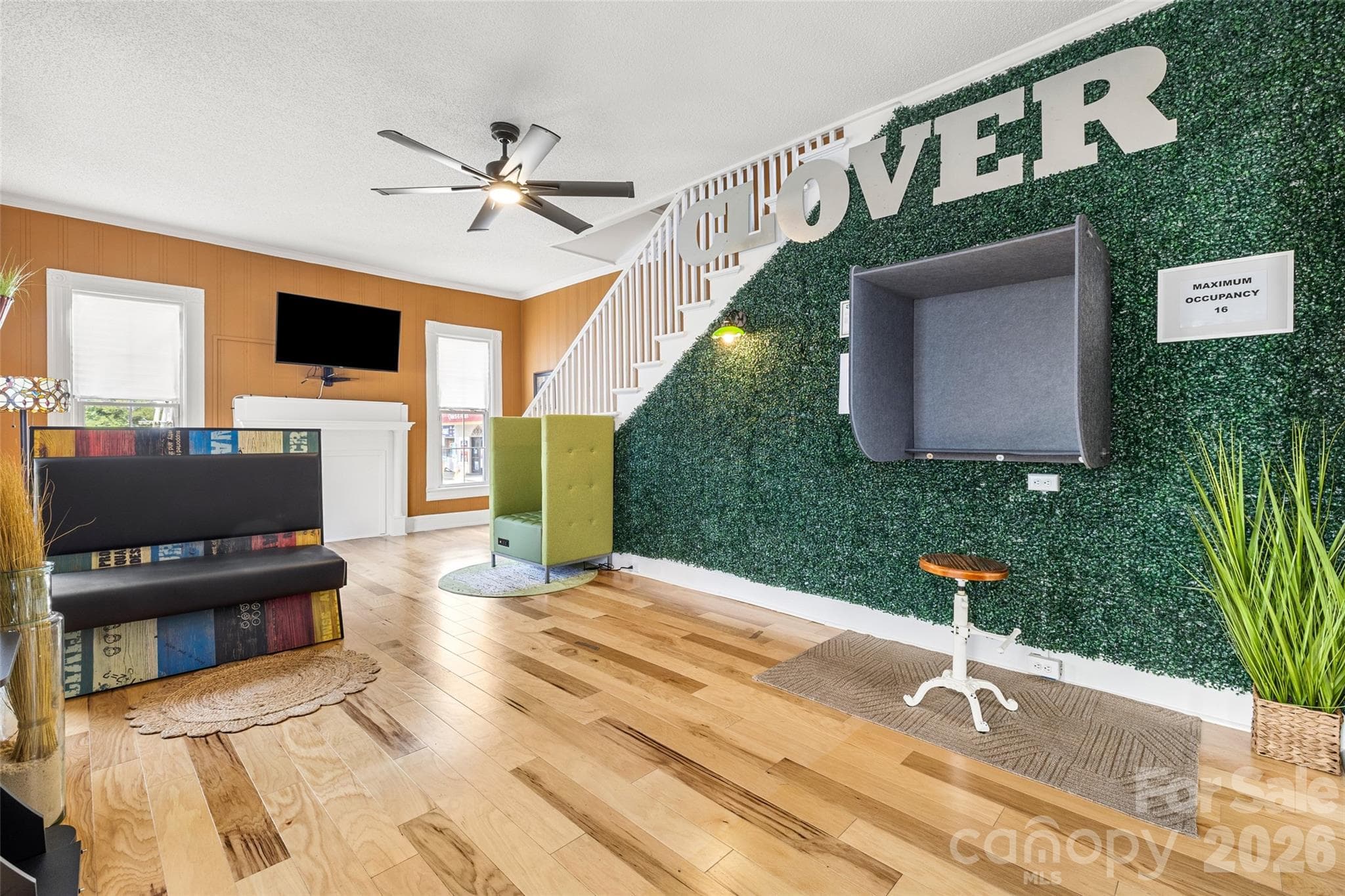 Common area/foyer - Clover