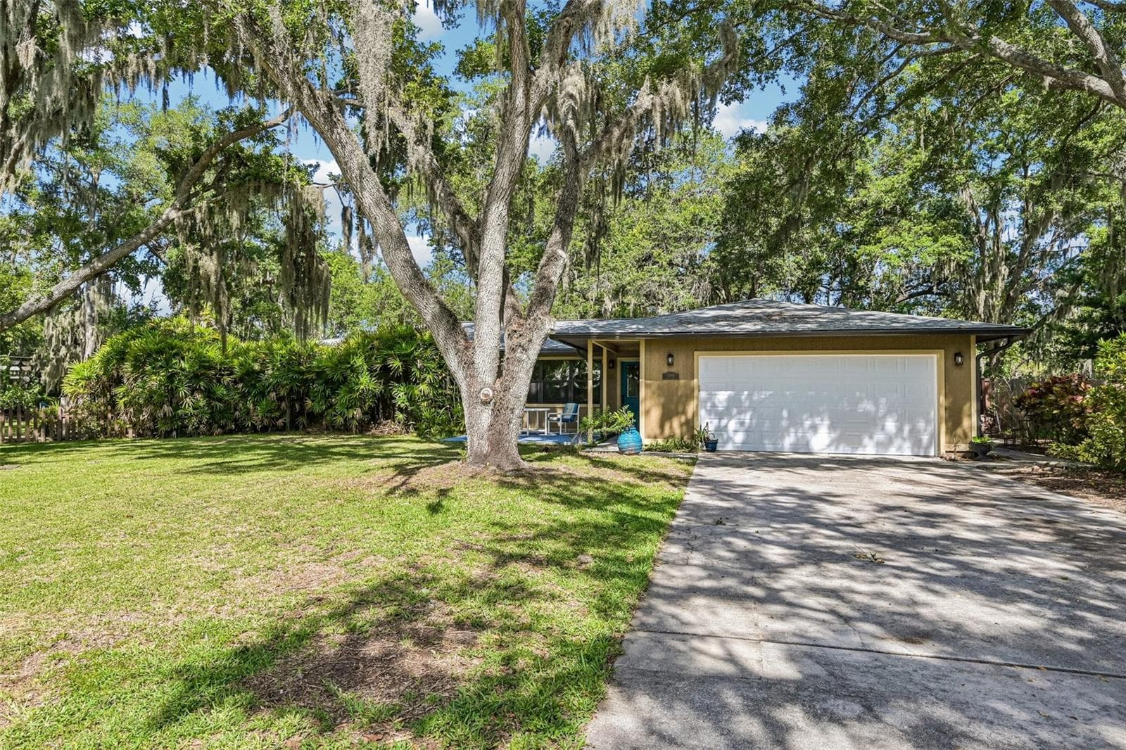 Single Family Residence at 3304 SWAAN LN, SARASOTA, photo 2 of 32