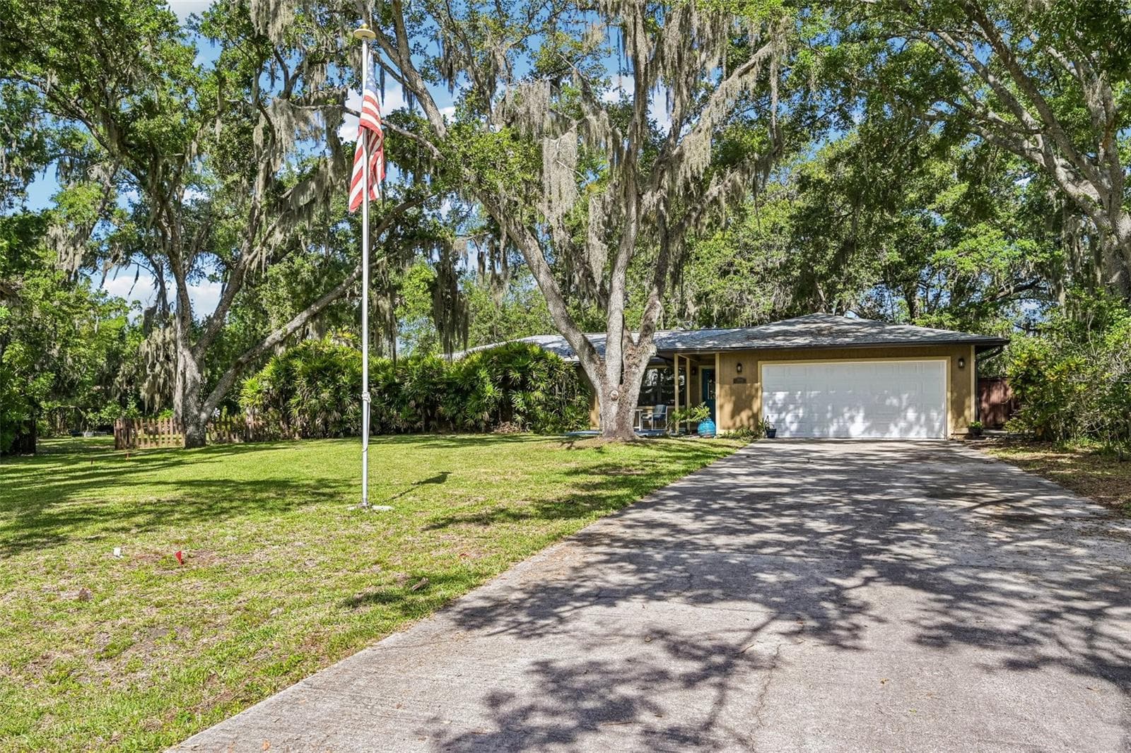 Single Family Residence at 3304 SWAAN LN, SARASOTA, photo 3 of 32