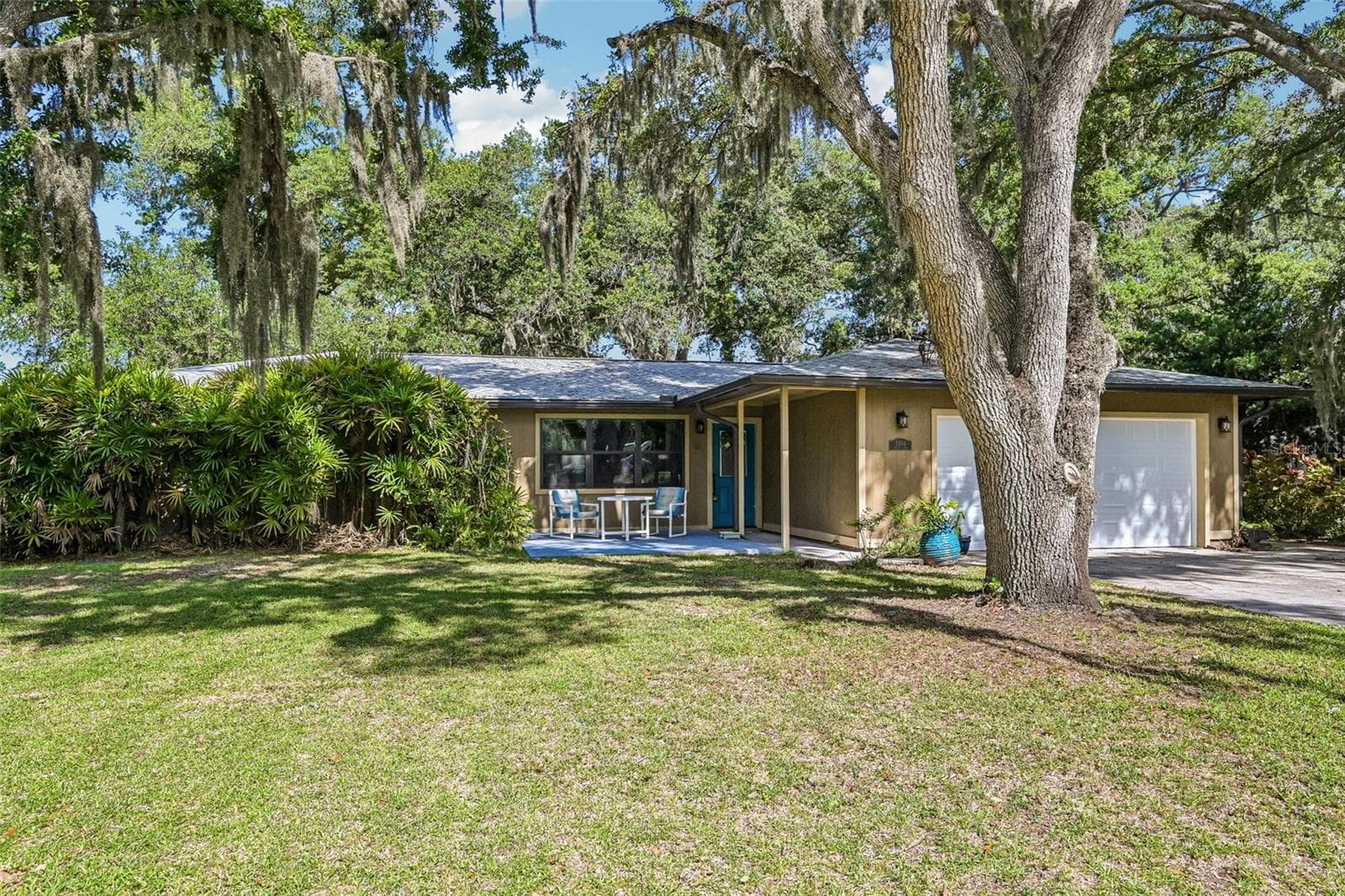 Single Family Residence at 3304 SWAAN LN, SARASOTA, photo 5 of 32