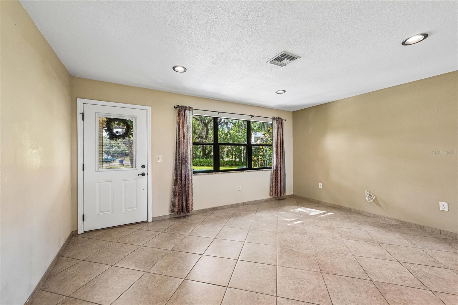 Single Family Residence at 3304 SWAAN LN, SARASOTA, photo 7 of 32