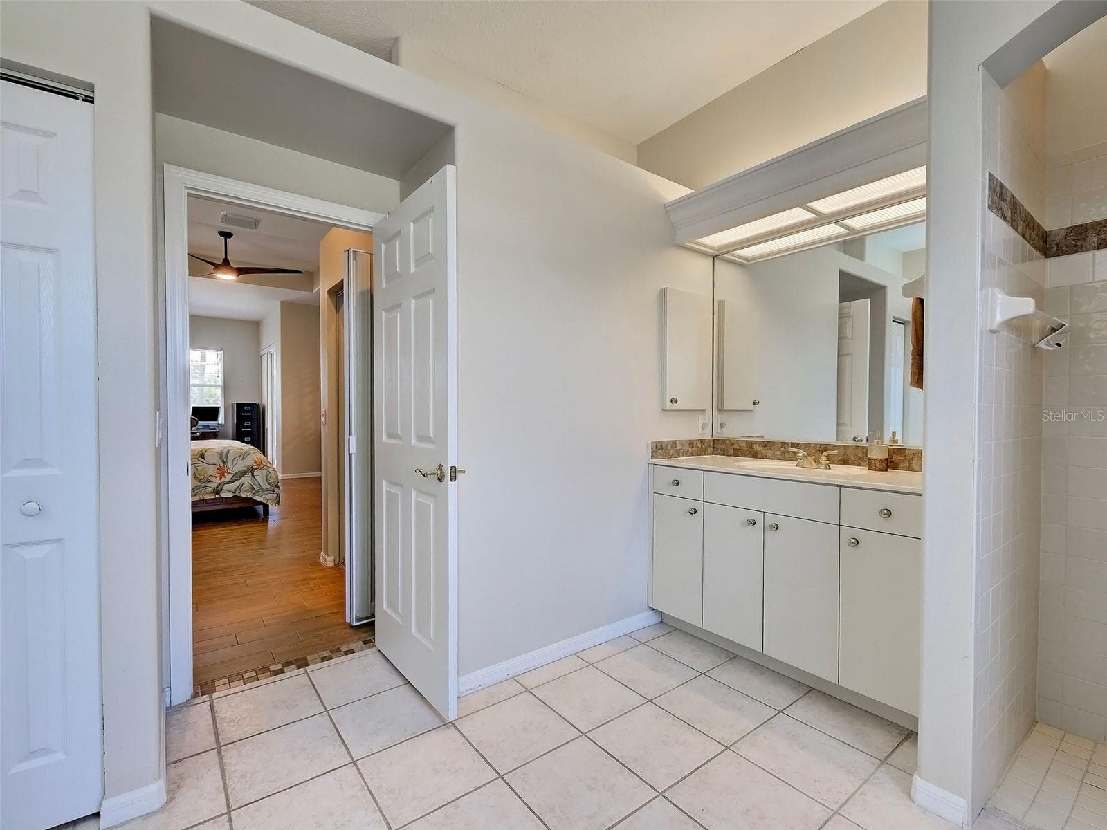 Single Family Residence at 311 WILD PINE WAY, VENICE, photo 34 of 86