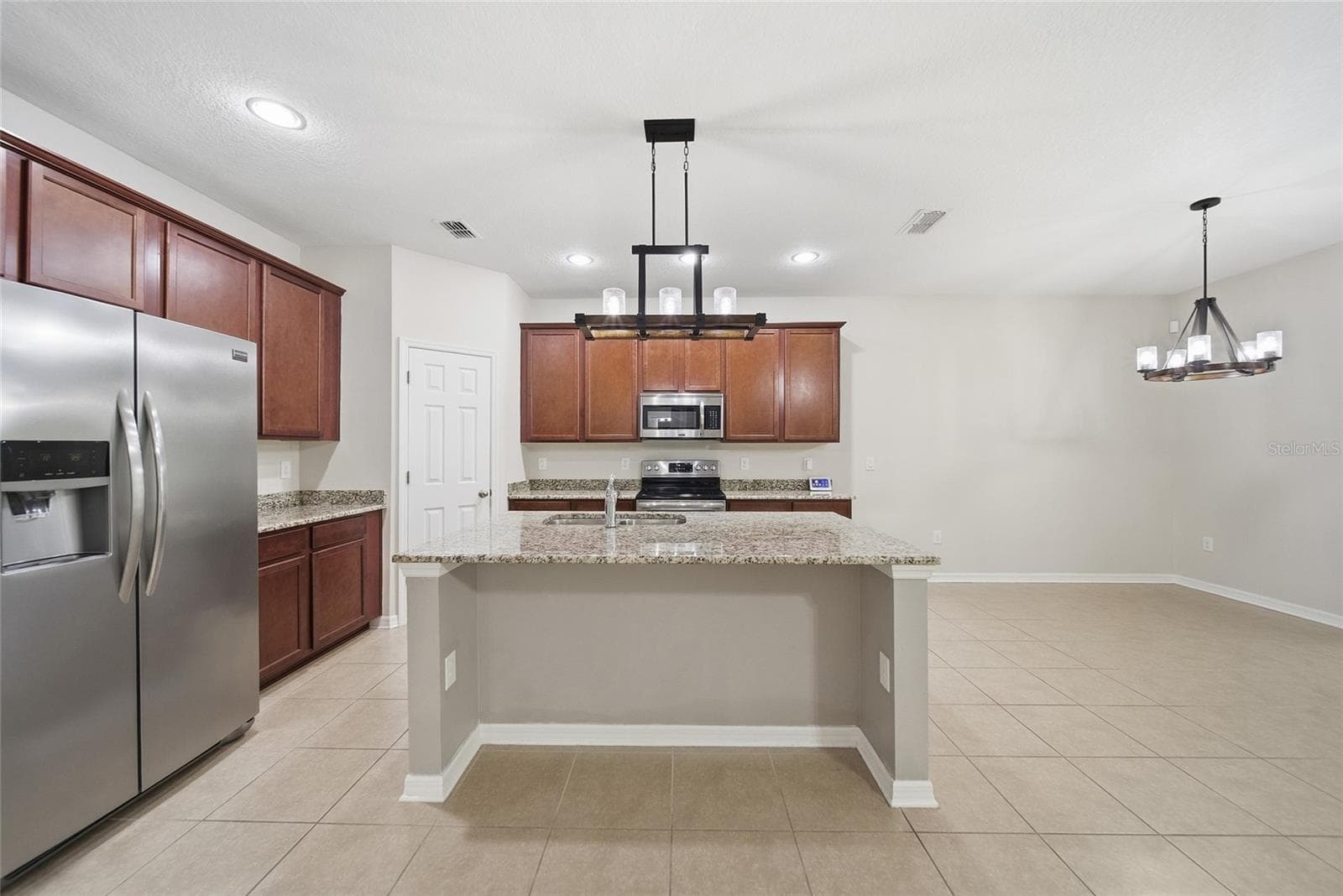 Single Family Residence at 30643 WALKER CUP PL, WESLEY CHAPEL, photo 8 of 47