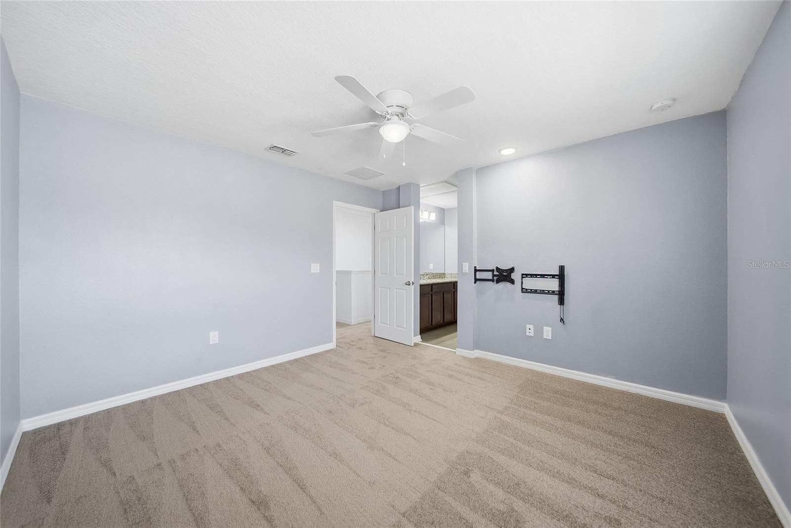 Single Family Residence at 30643 WALKER CUP PL, WESLEY CHAPEL, photo 17 of 47