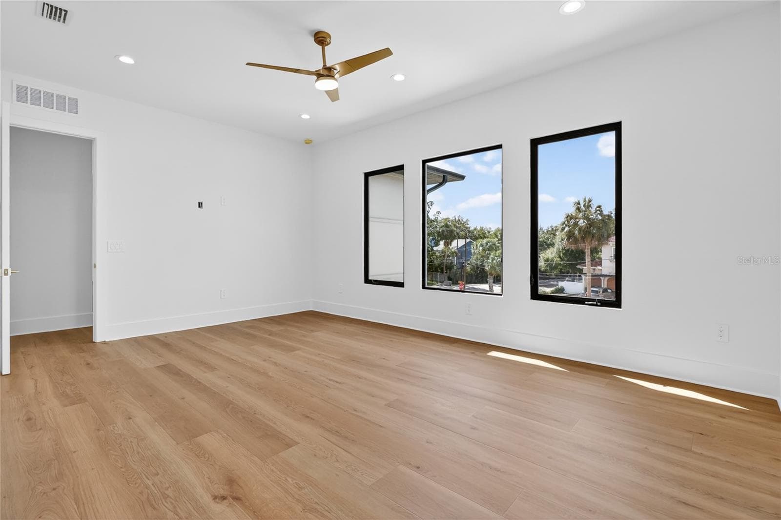 Single Family Residence at 4706 W SAN CARLOS ST, TAMPA, photo 83 of 98