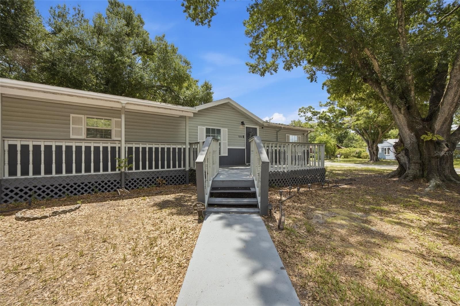 Single Family Residence at 5203 N MENDENHALL DR, TAMPA, photo 3 of 42
