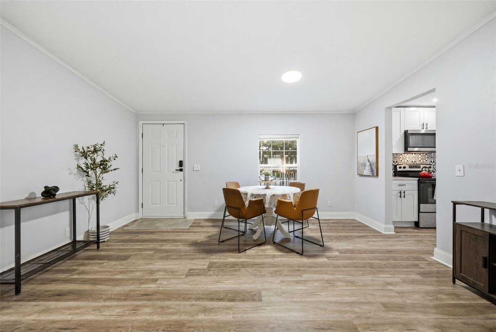 Single Family Residence at 5203 N MENDENHALL DR, TAMPA, photo 16 of 42