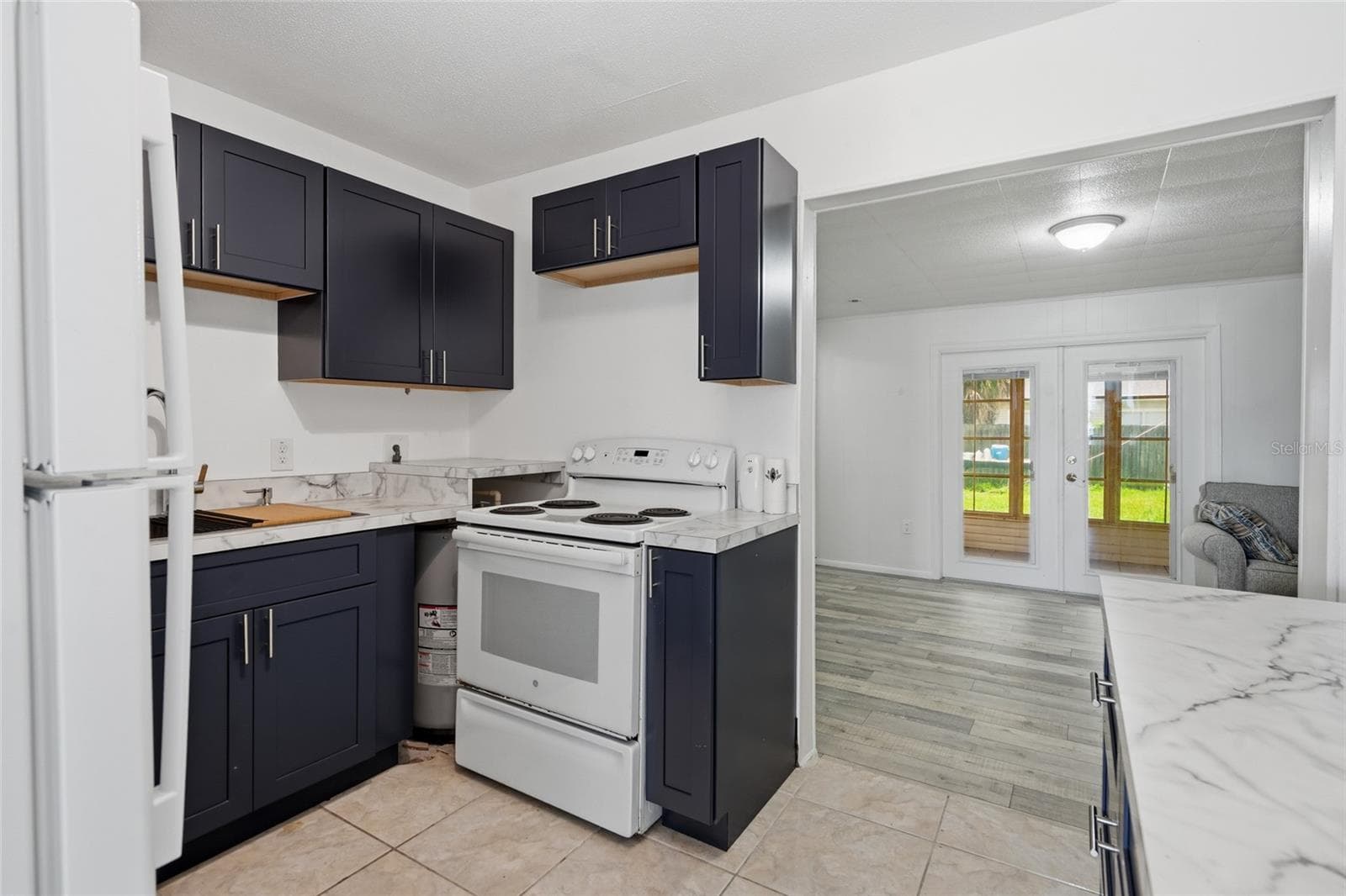 Single Family Residence at 128 NW 10TH DR, MULBERRY, photo 13 of 22
