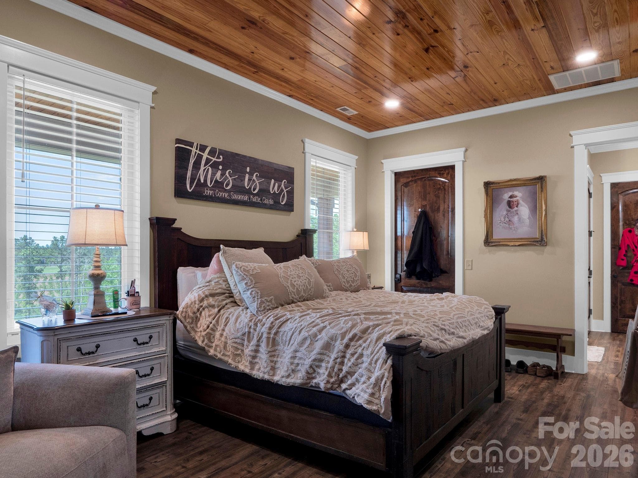 Master Bedroom - Peachland