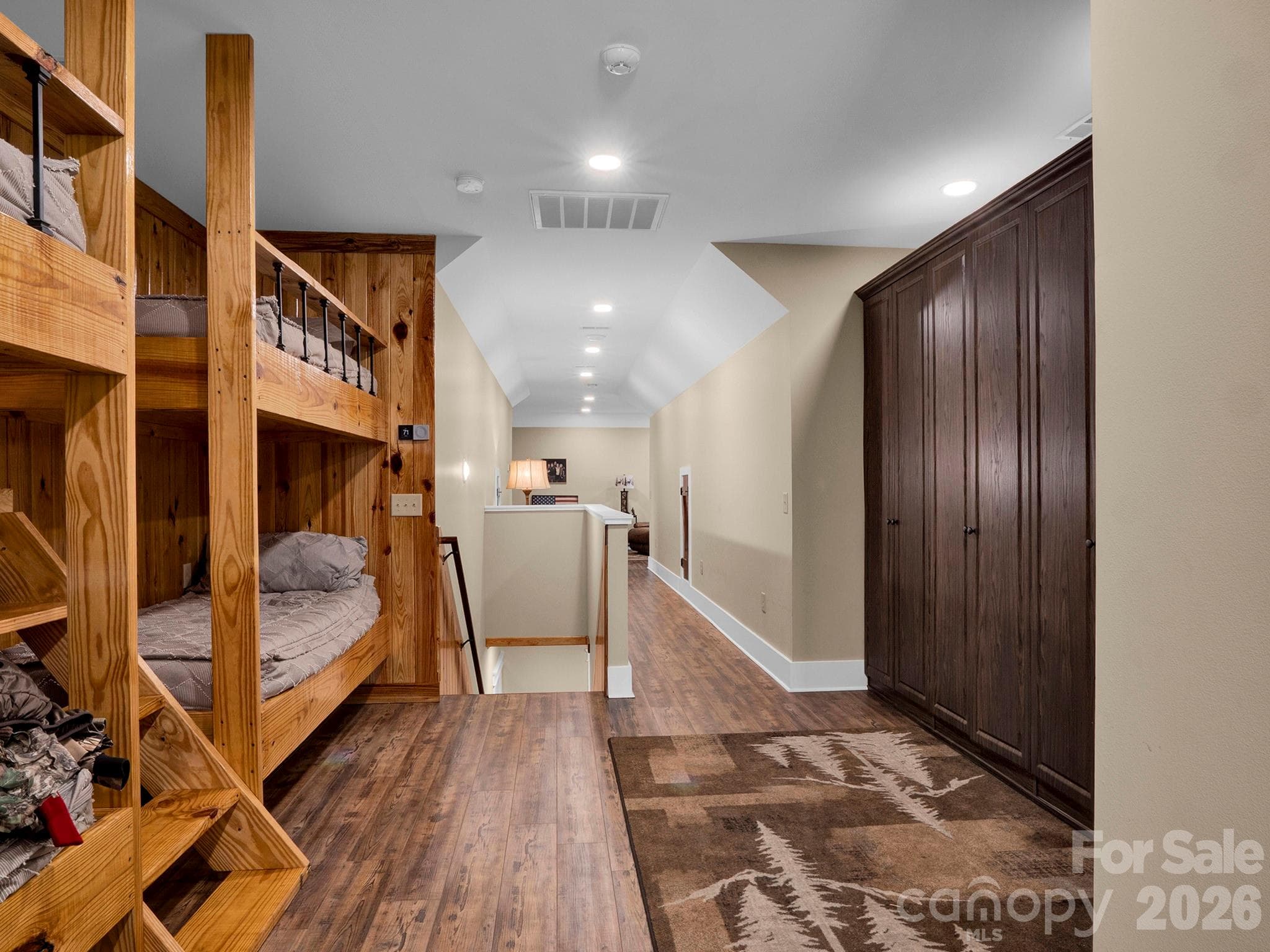 Bunkbeds - Peachland