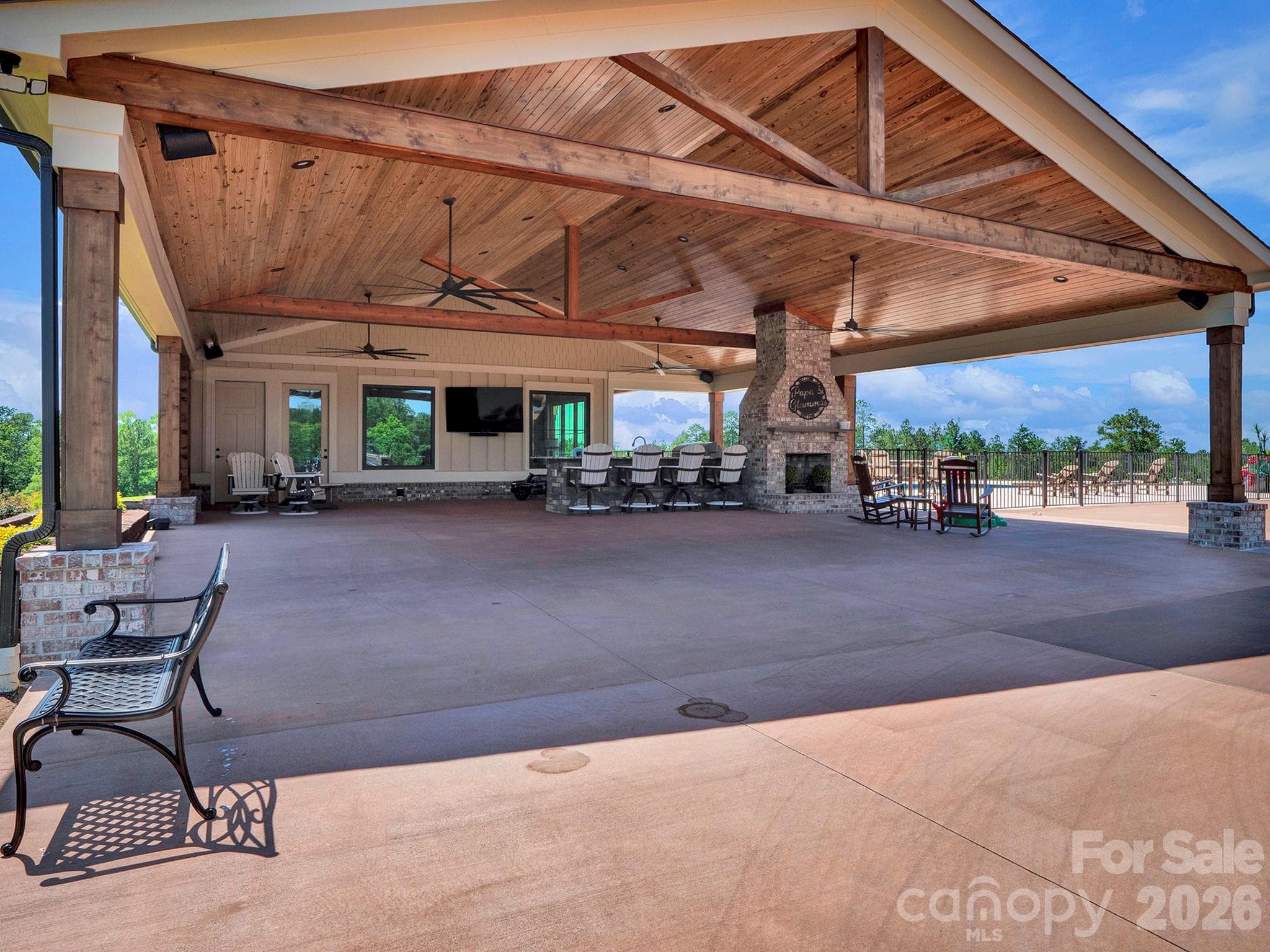 Pool House - Peachland