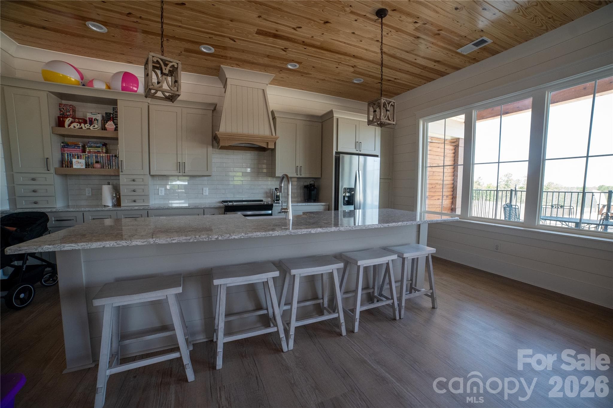 Pool House - Peachland