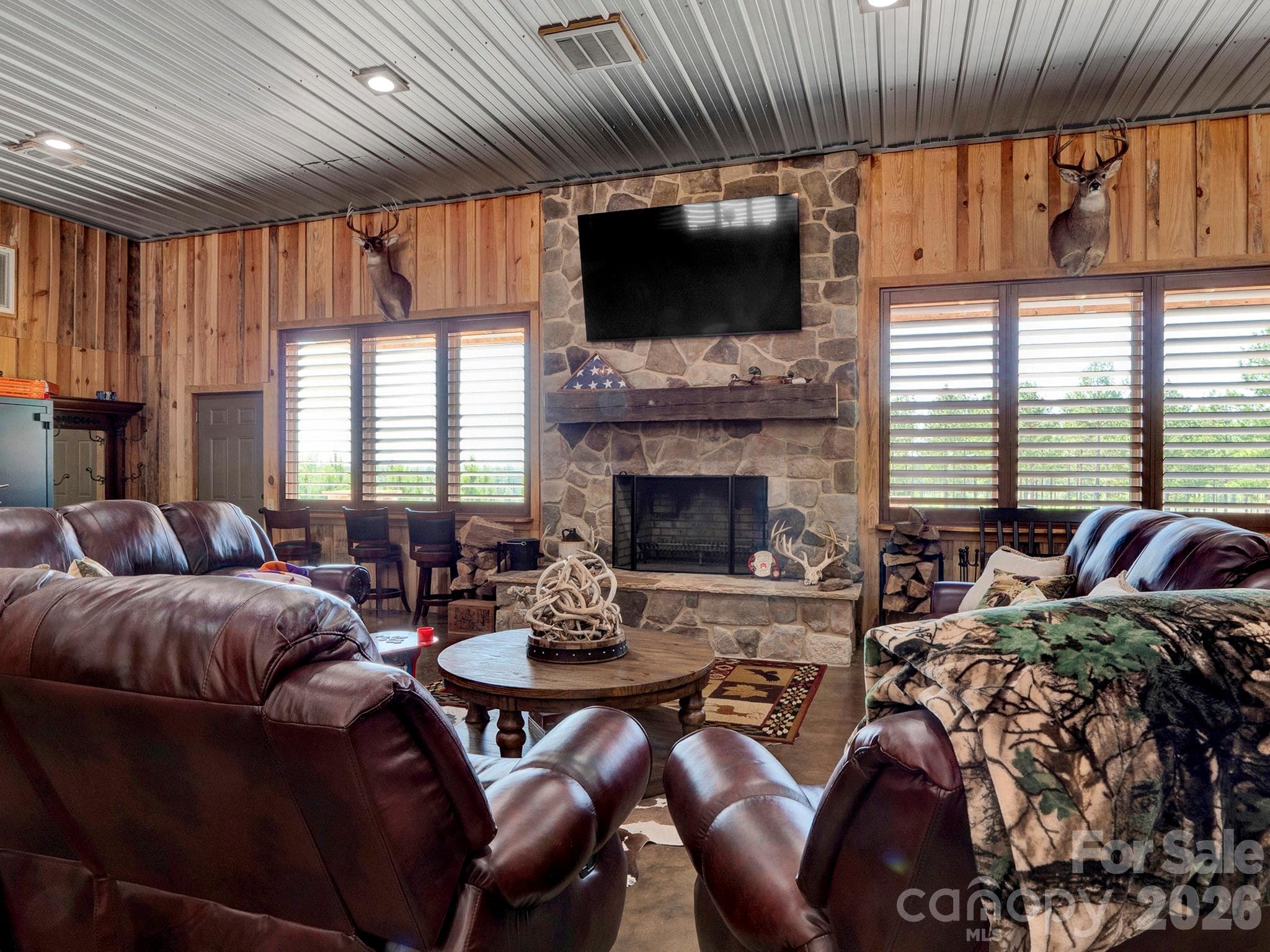 Lodge - Peachland