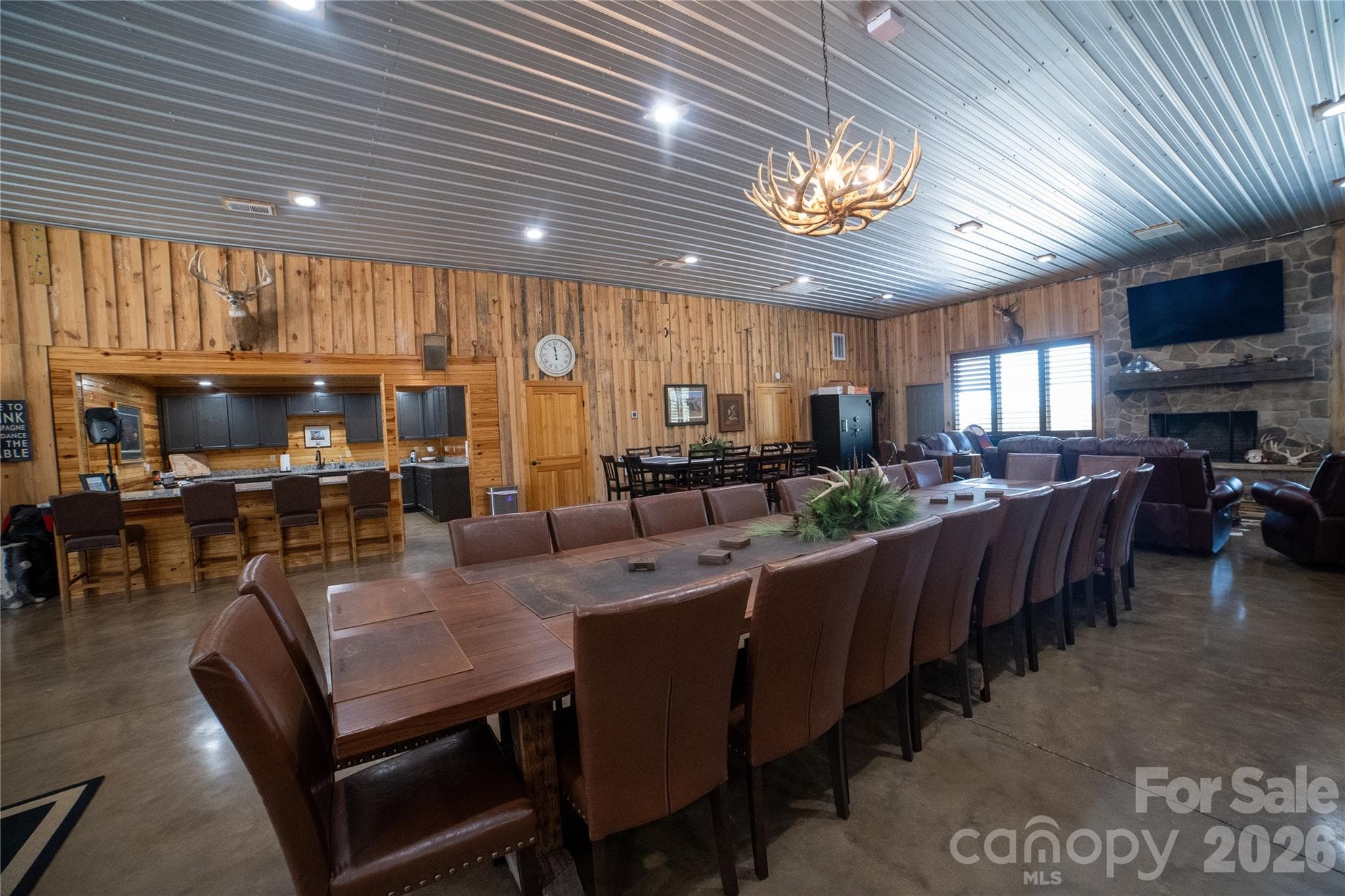 Lodge Dining Room - Peachland