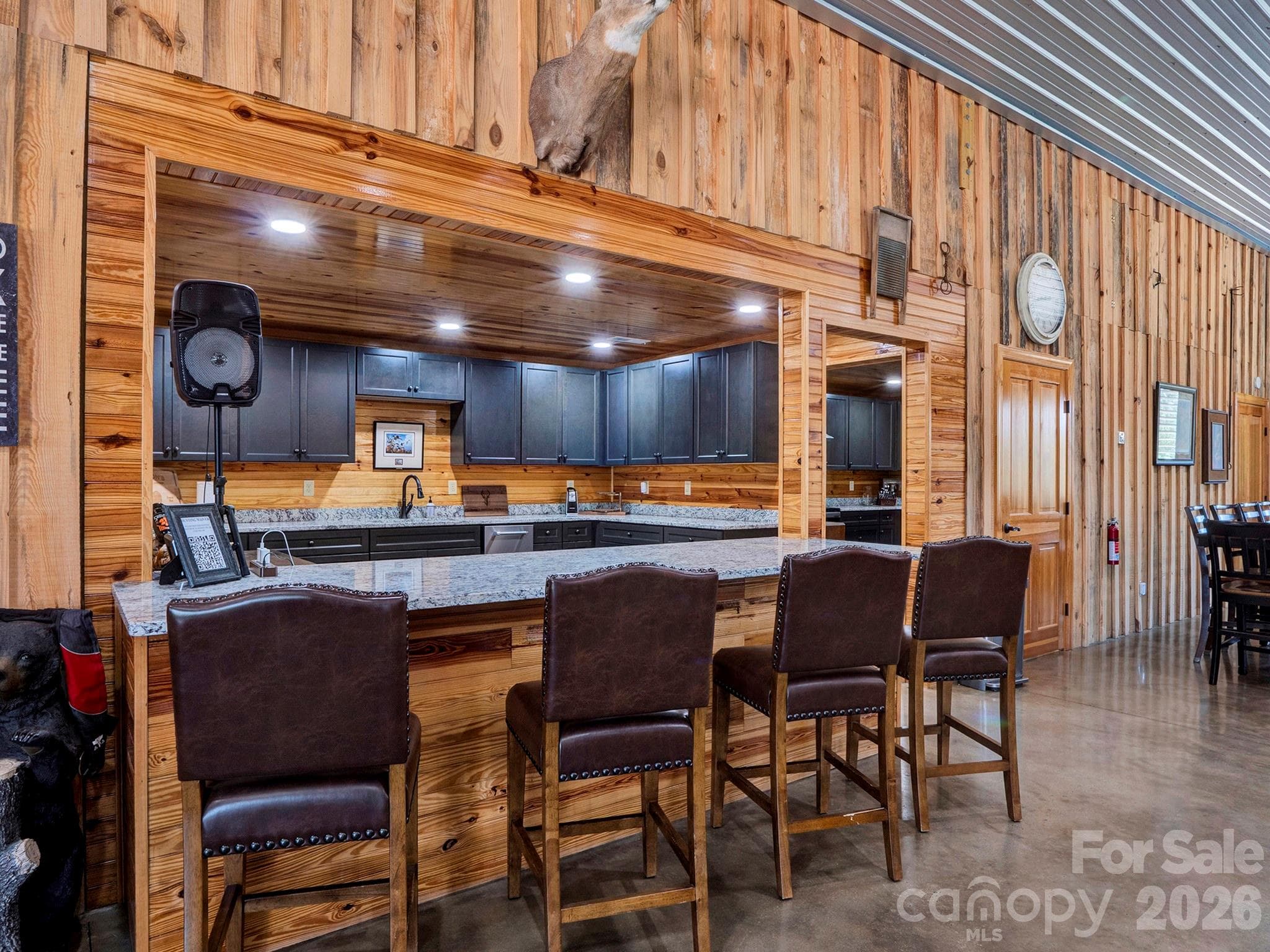 Lodge - Peachland