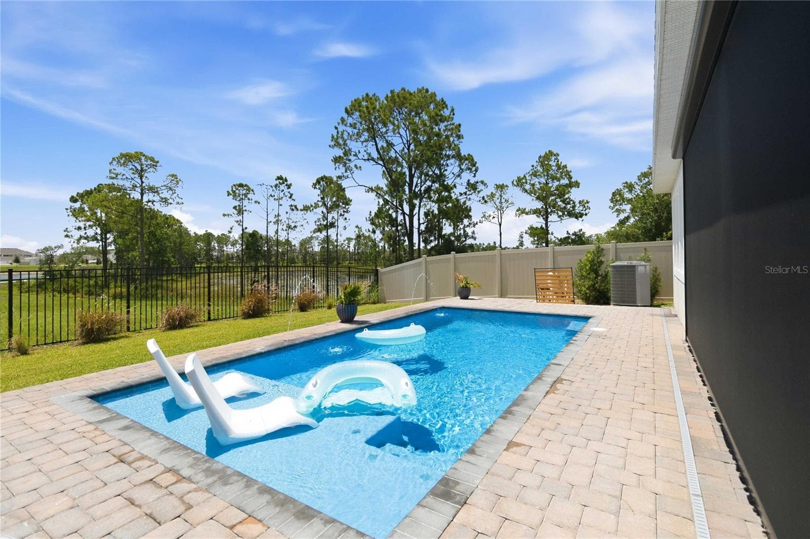 Single Family Residence at 13092 SUNRISE HARVEST DR, WINTER GARDEN, photo 4 of 44