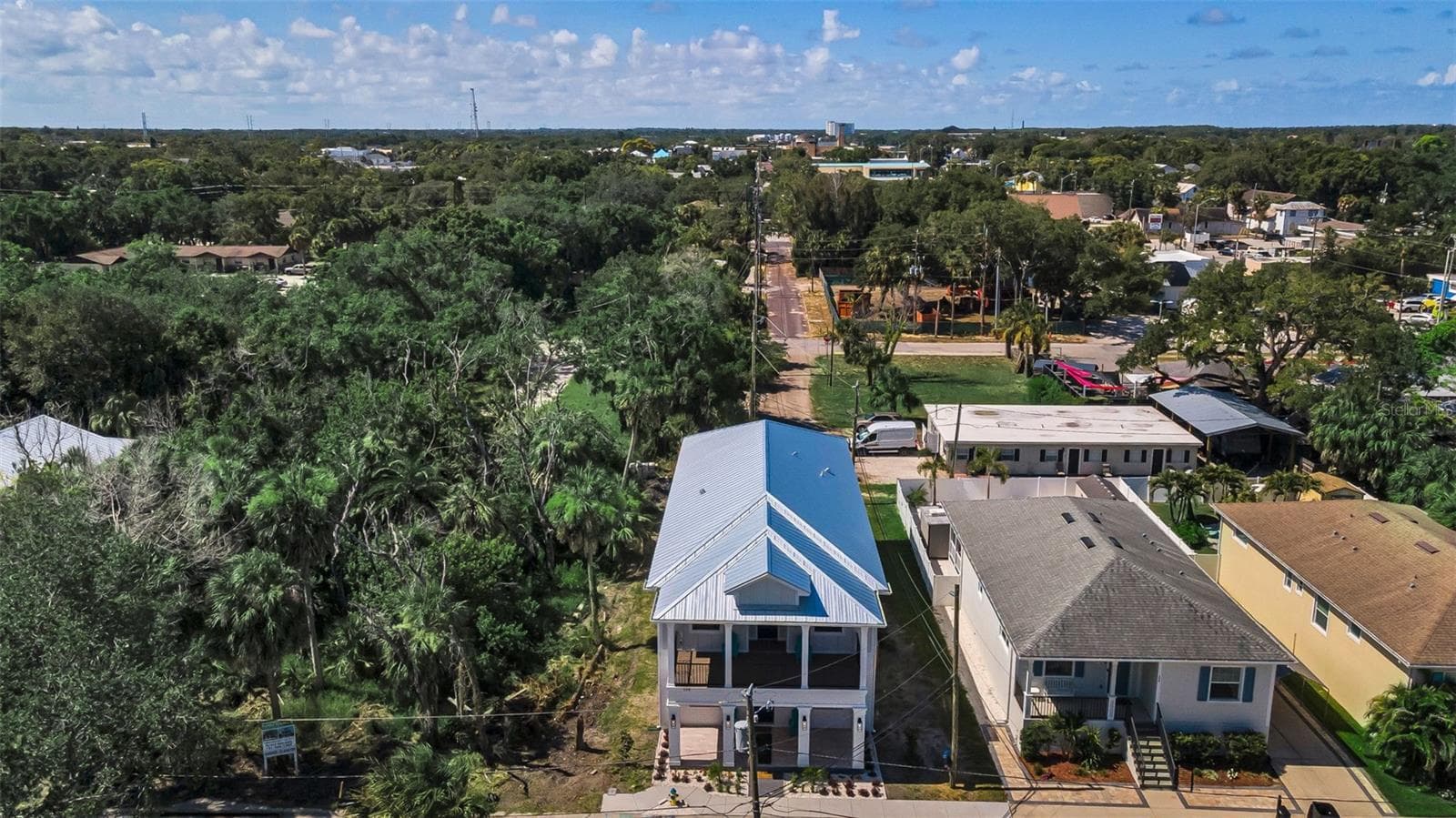 Single Family Residence at 158 E SPRUCE ST, TARPON SPRINGS, photo 2 of 86