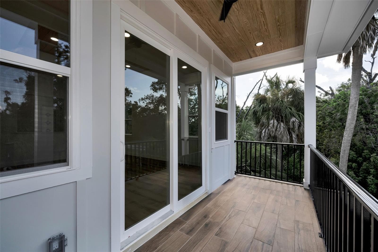 Single Family Residence at 158 E SPRUCE ST, TARPON SPRINGS, photo 59 of 86
