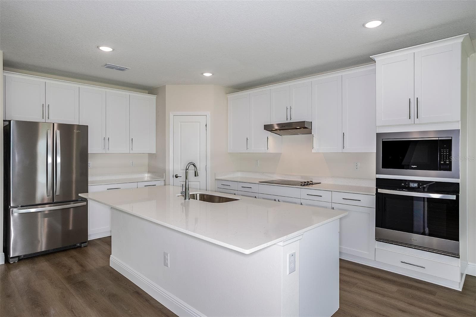Single Family Residence at 9886 ANNUNCIATION DR, WESLEY CHAPEL, photo 2 of 27