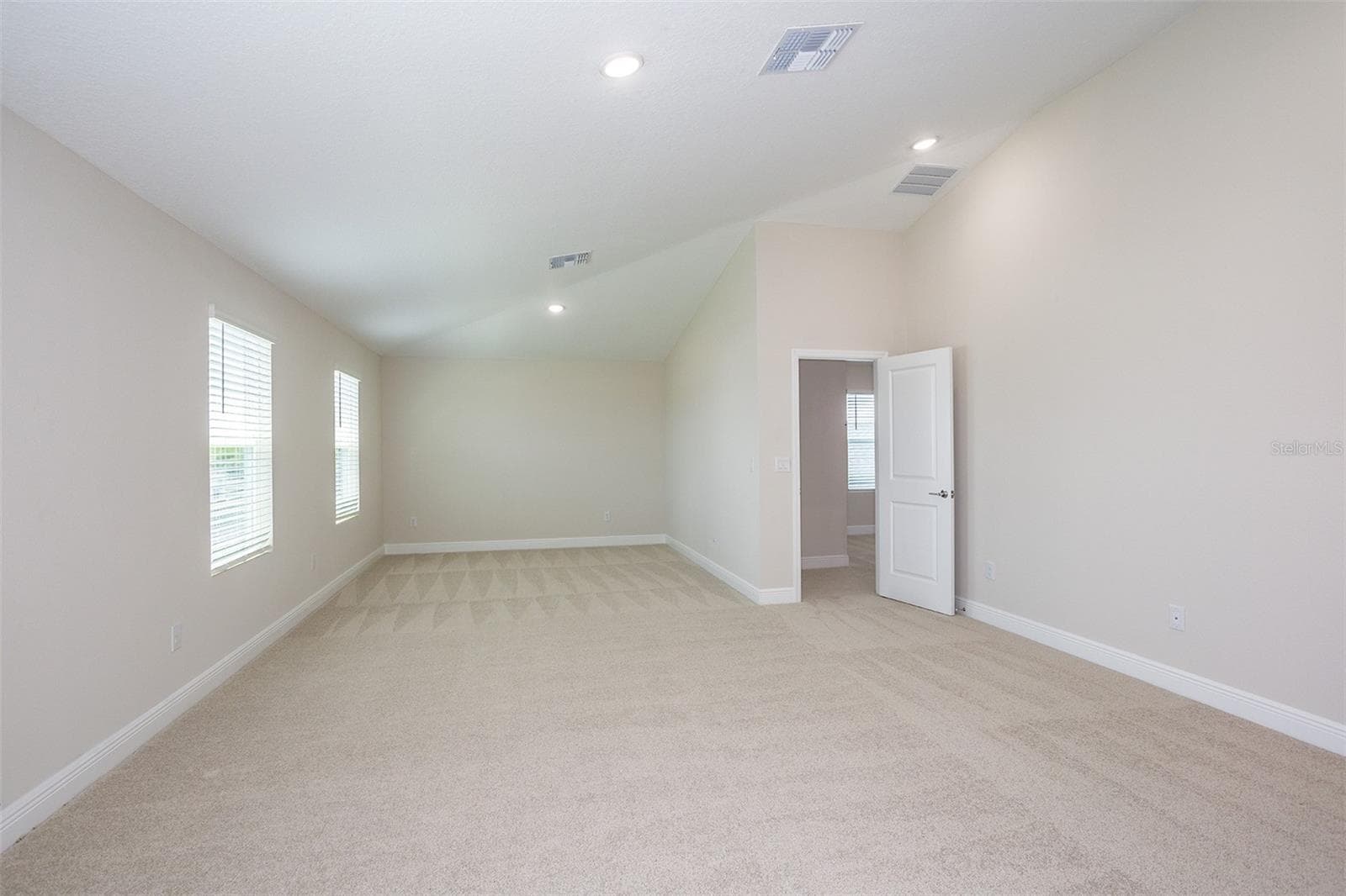 Single Family Residence at 9886 ANNUNCIATION DR, WESLEY CHAPEL, photo 4 of 27