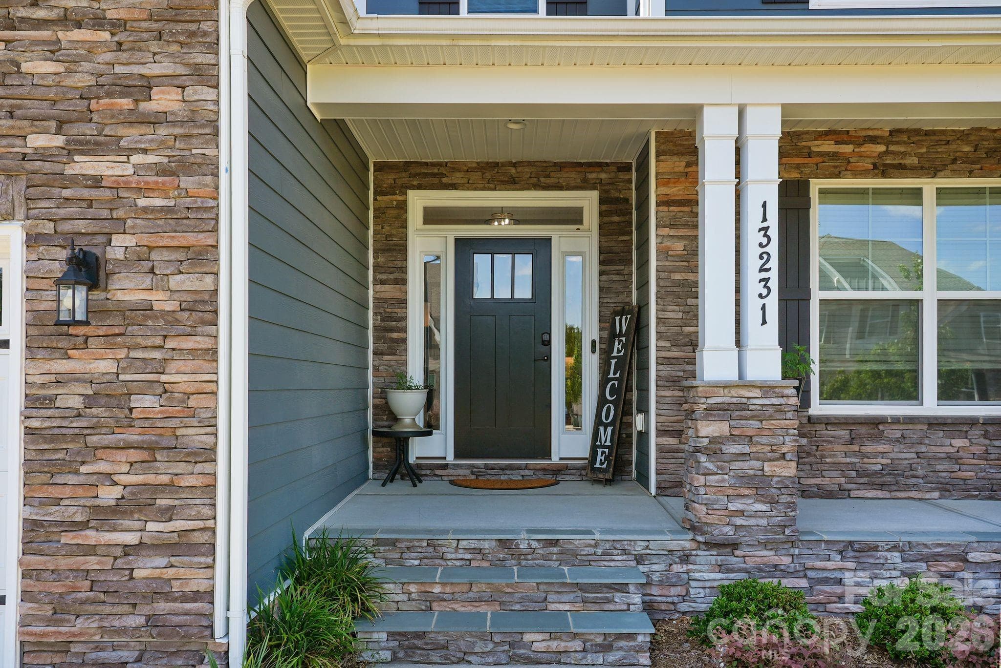 Covered front porch - Huntersville