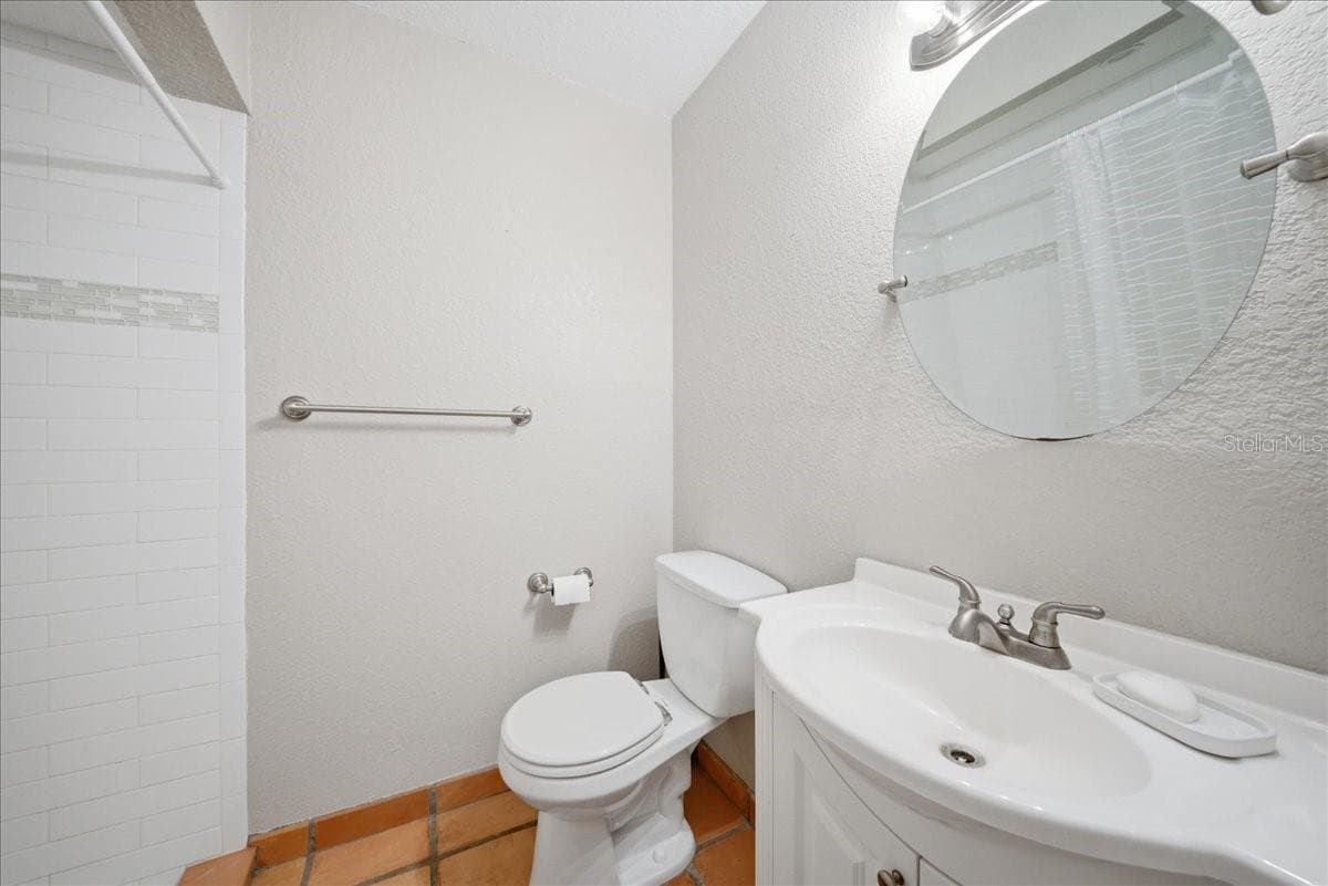 Main House - Full Bathroom #3 - 8095 ROSE AVE, ORLANDO