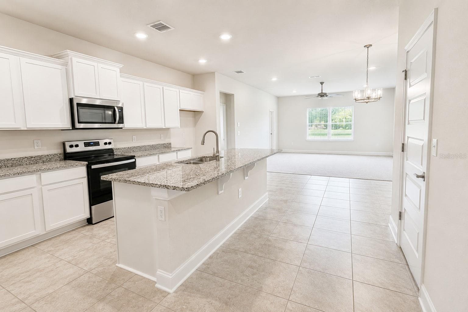 Kitchen Island - 3645 BRIARLYNNE WAY, ST CLOUD