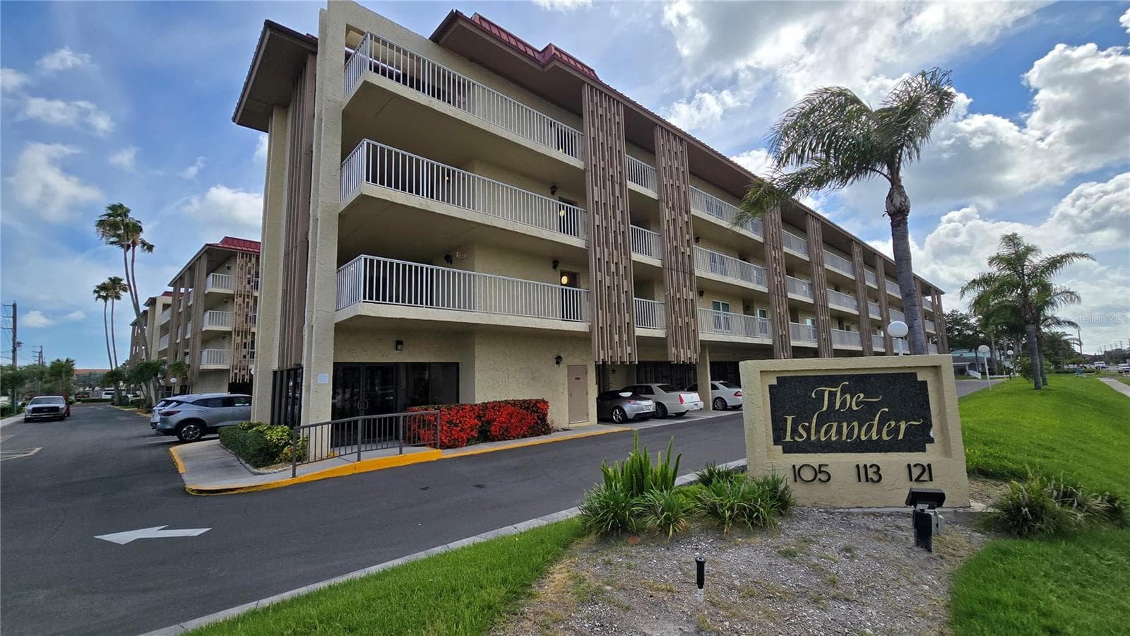 105 ISLAND WAY #112